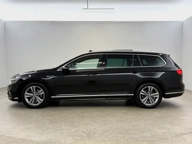 Volkswagen Passat view 11