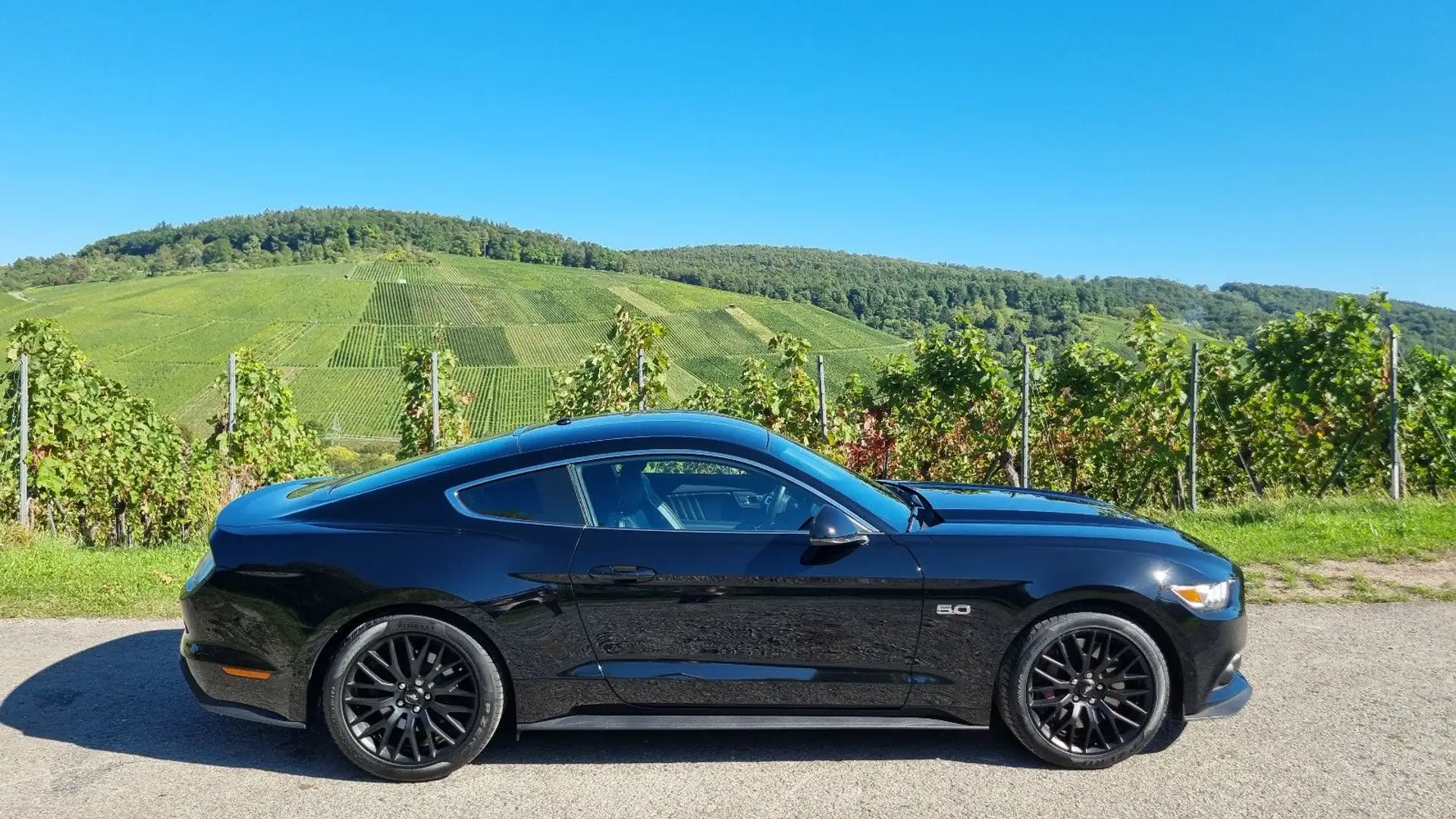 Ford Mustang 5.0 Ti-VCT V8 Fastback GT Premium Schwarz - 2
