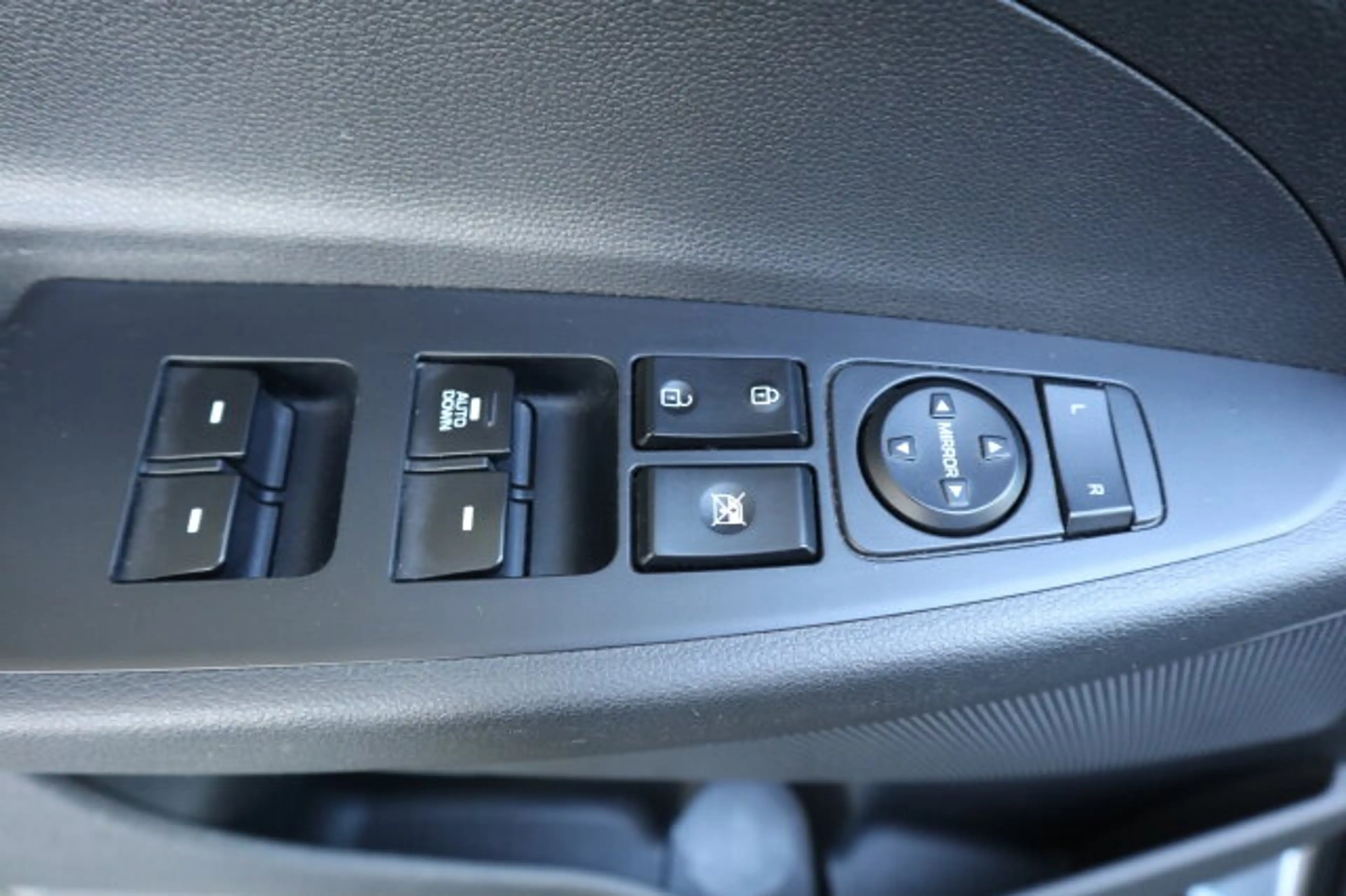 Hyundai TUCSON Tucson 1.6 Advantage 2WD Navi/Klima/PDC/eFH./LM BC — photo 9