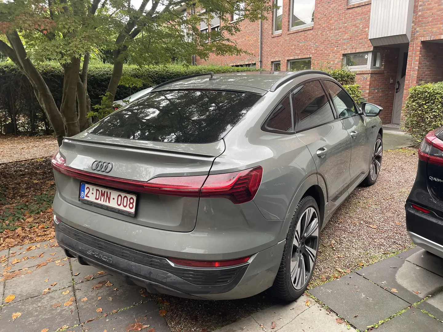Audi Q8 e-tron Q8 e-tron Sportback 55 quattro S line Groen - 2