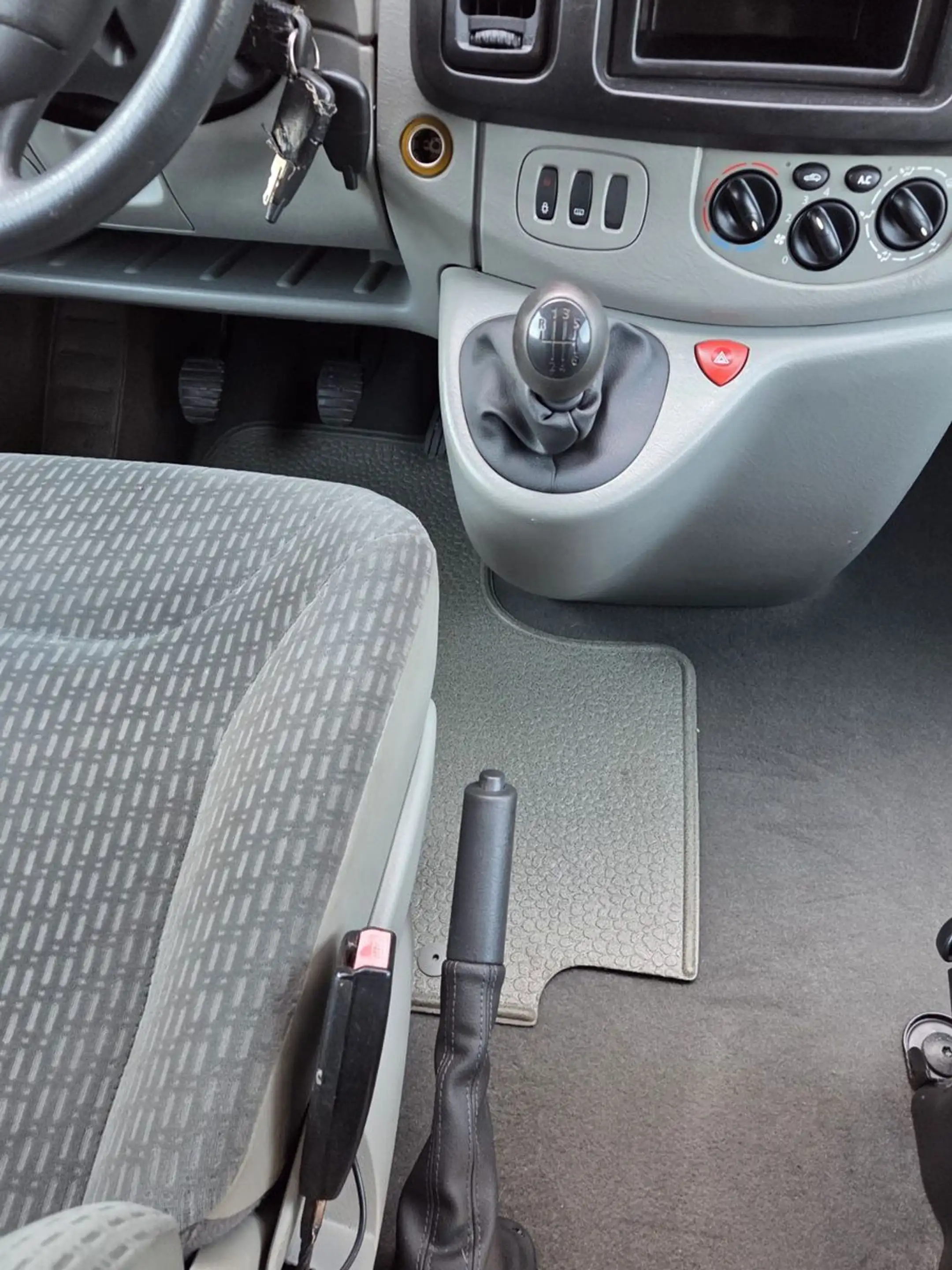 Nissan Primastar 2.5 DCI/6 GANG/KLIMAANLAGE/CD — photo 11