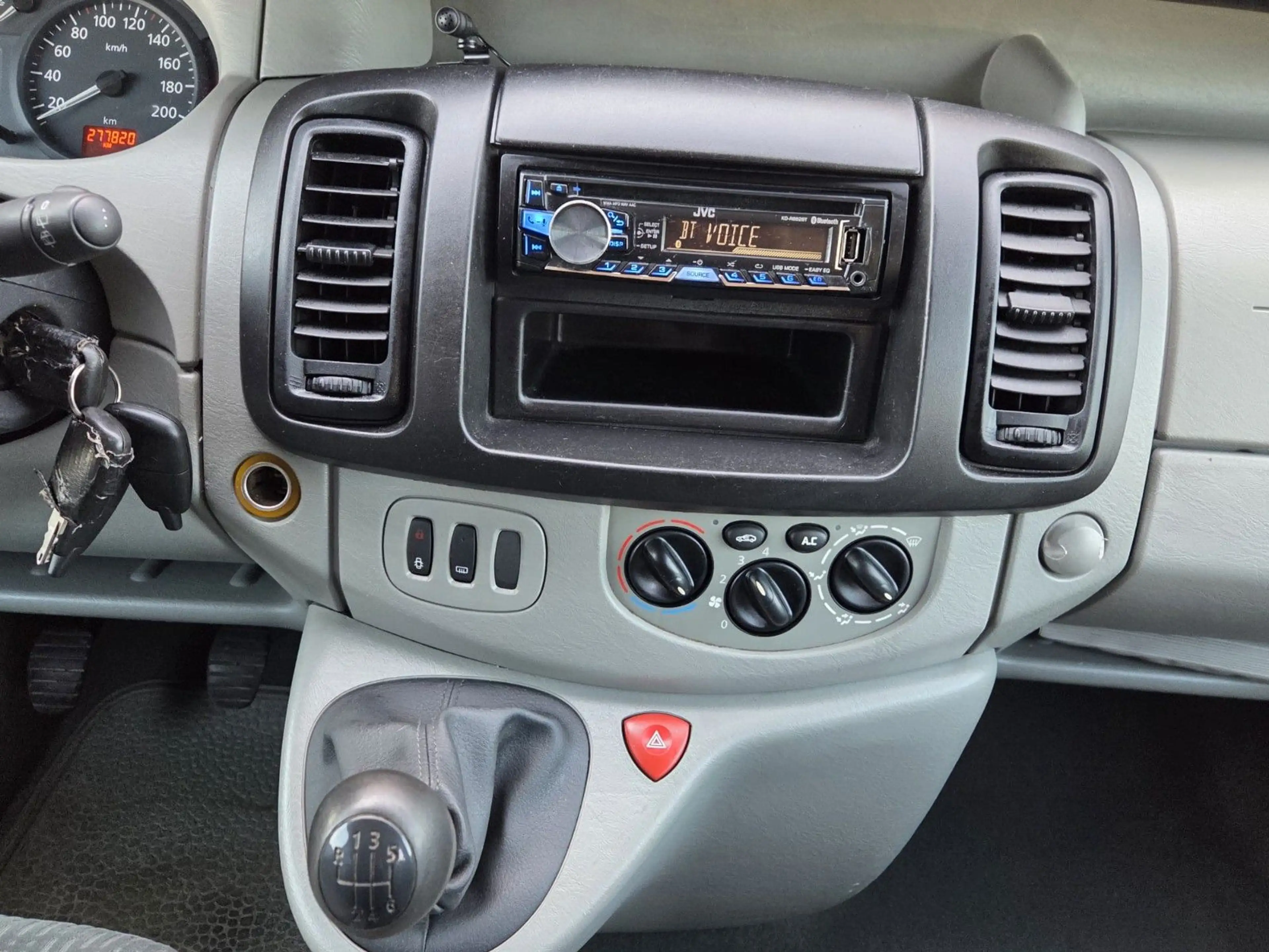 Nissan Primastar 2.5 DCI/6 GANG/KLIMAANLAGE/CD — photo 10