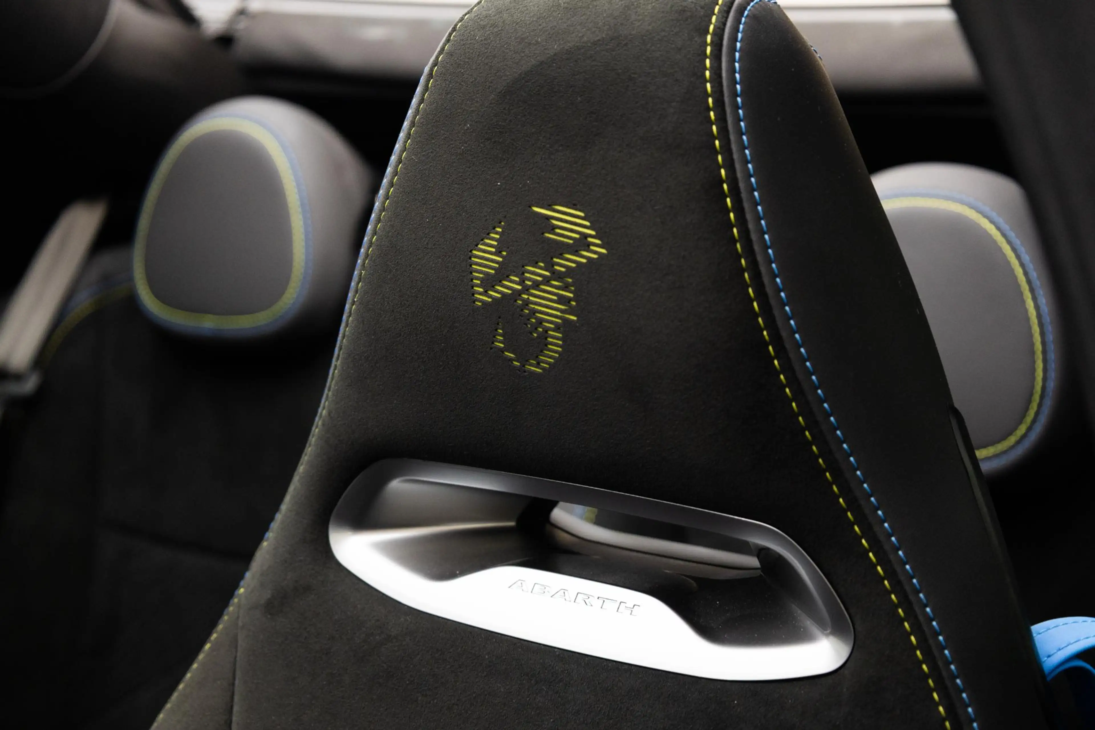 Fiat 500C Abarth Turismo 42 kWh — photo 8