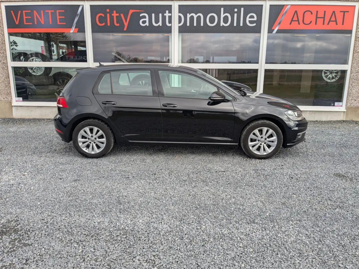 Volkswagen Golf 1.0 TSI COMFORTLINE ATTELAGE CAMERA CARPLAY Zwart - 2