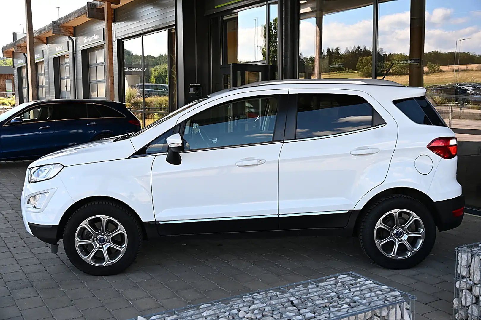 Ford EcoSport 1,0 EcoBoost Titanium Aut. Navi, Xenon, Panoram... Weiß - 2