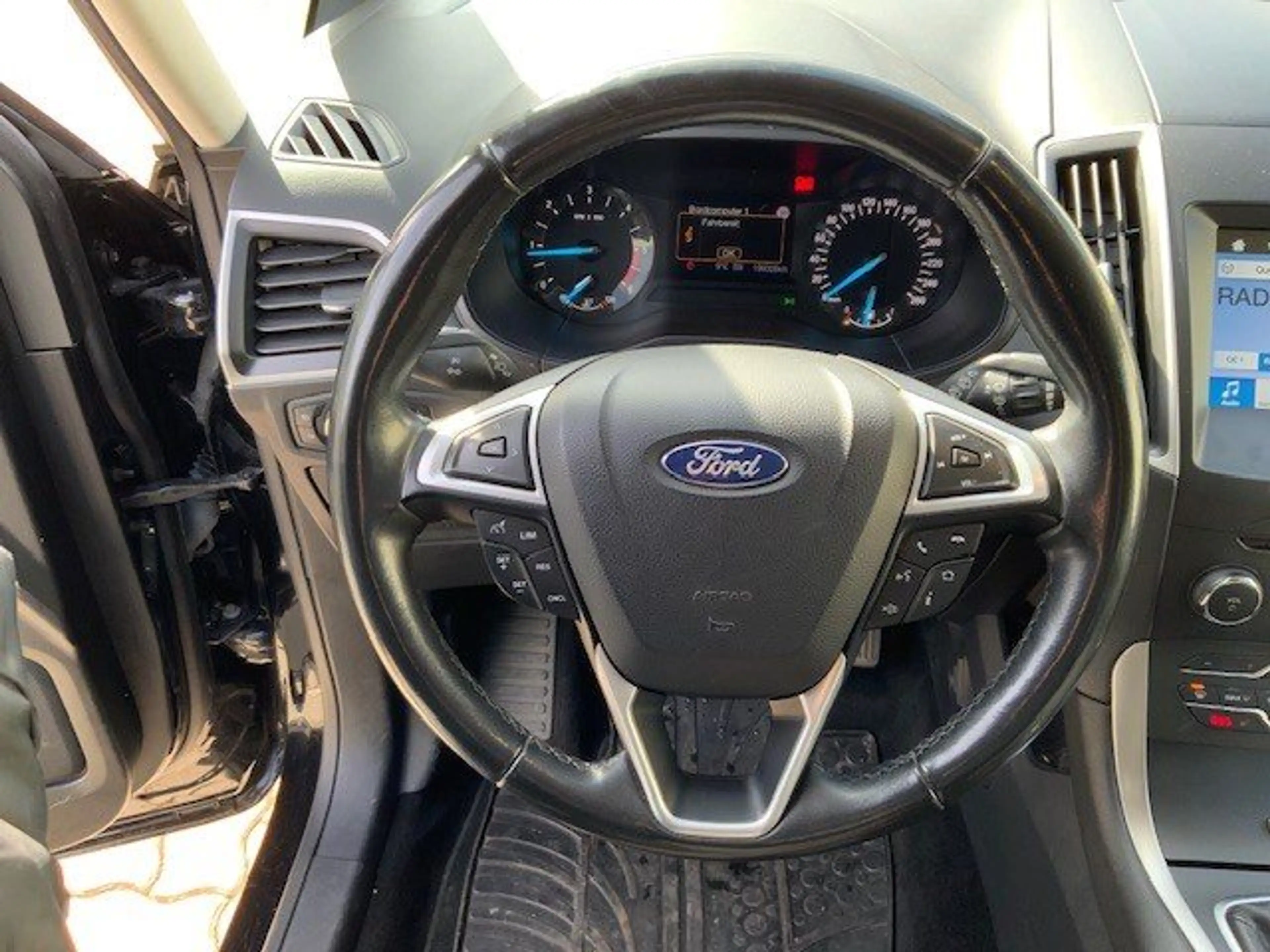 Ford Galaxy 2,0 TDCi Business Start/Stopp AV Abnehmbar — photo 12