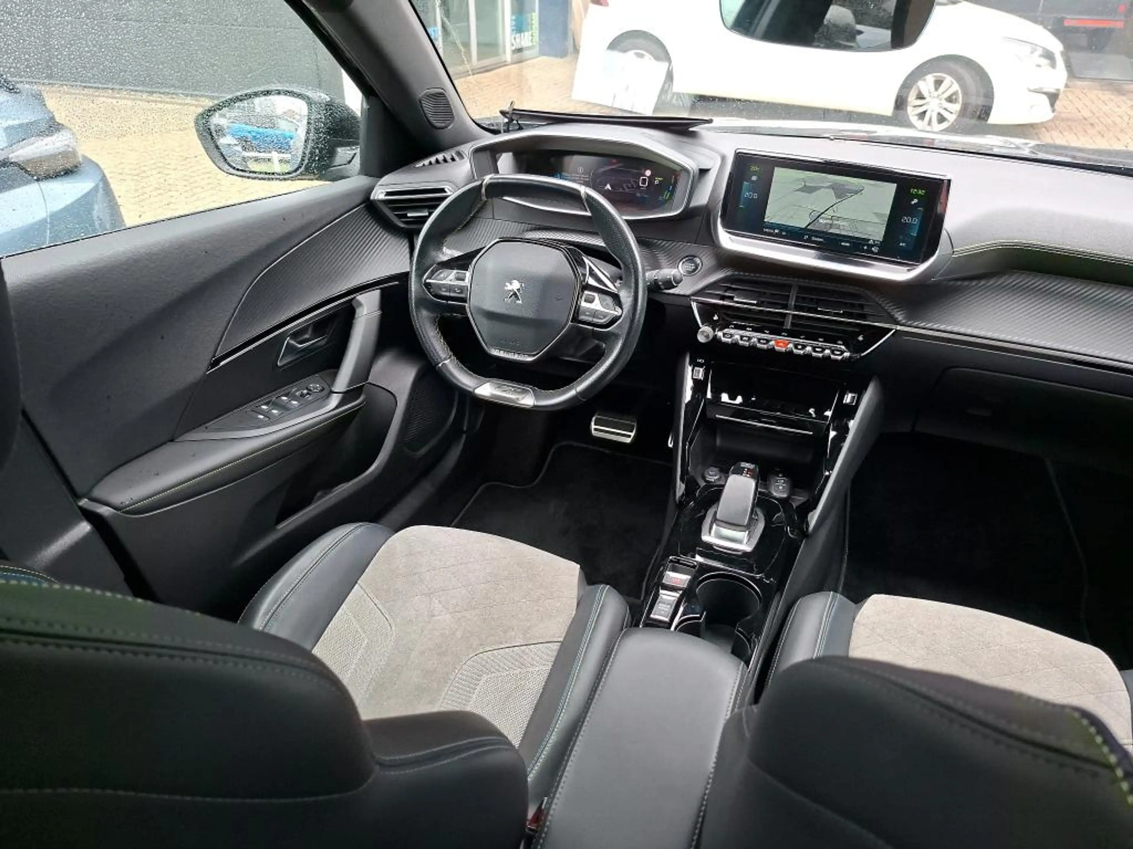 Peugeot e-2008 EV GT Pack 50 kWh | Fase 3 laden | SOH 90,94% | Pa — photo 5
