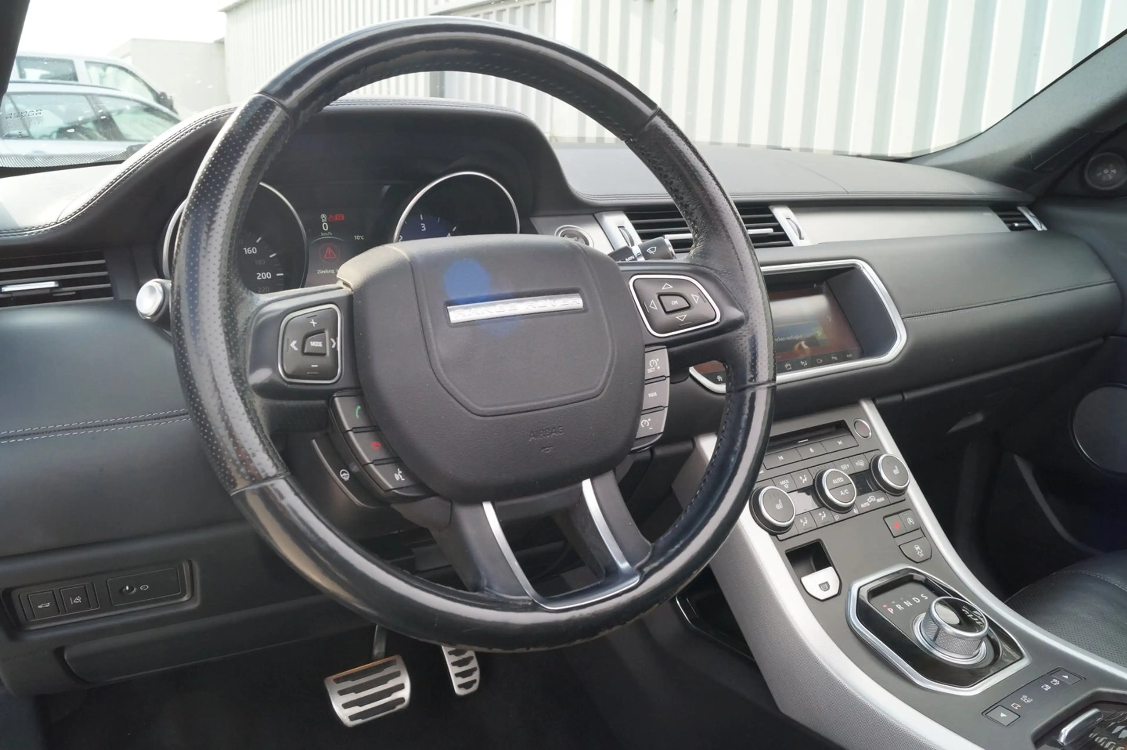 Land Rover Range Rover Evoque Cabriolet HSE Dynamic — photo 12