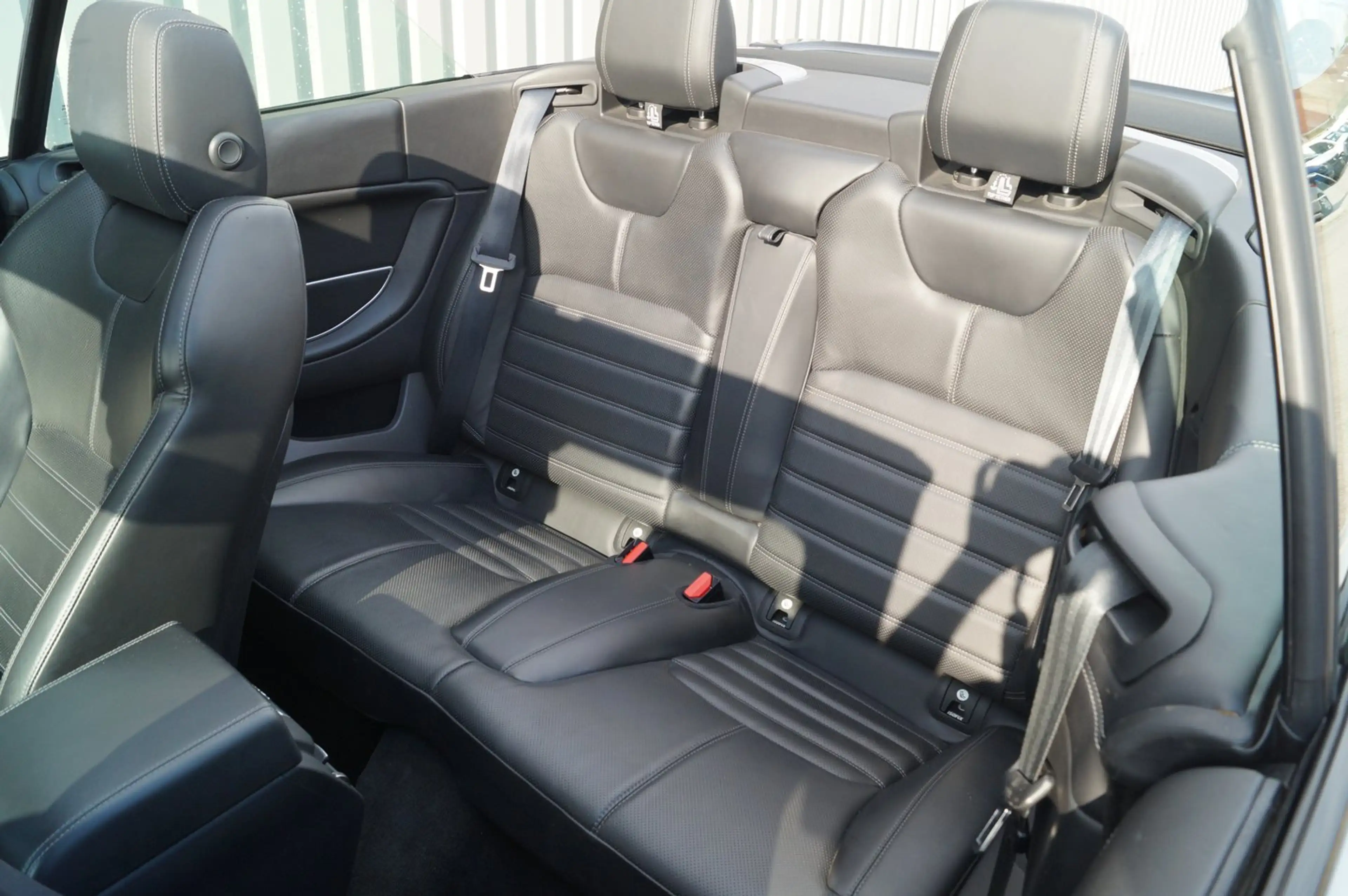 Land Rover Range Rover Evoque Cabriolet HSE Dynamic — photo 8