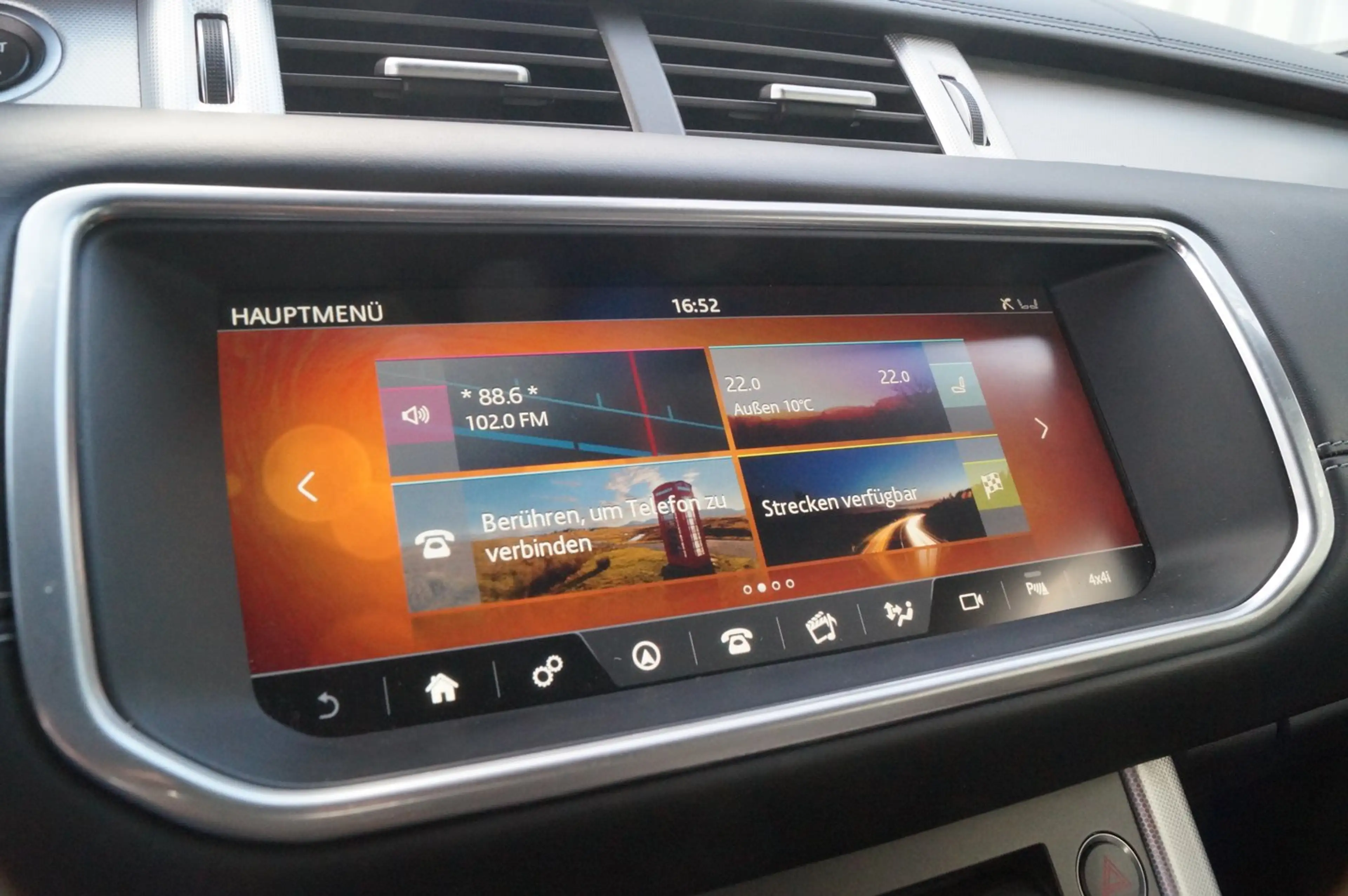 Land Rover Range Rover Evoque Cabriolet HSE Dynamic — photo 13