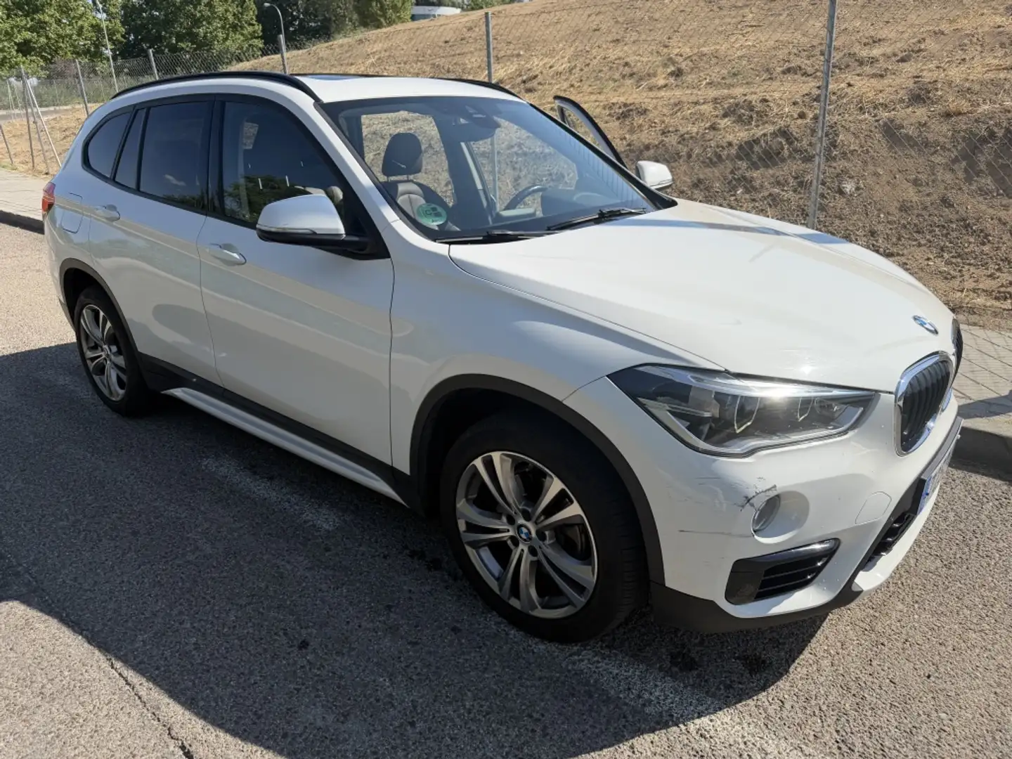 BMW X1 sDrive 18dA Business Blanco - 2
