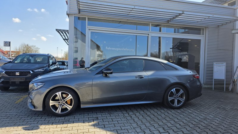 Mercedes-Benz E 220 d AMG-Line 9G-tronic AMG Navi Kamera LED Burmester — photo 2