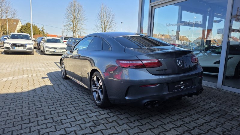 Mercedes-Benz E 220 d AMG-Line 9G-tronic AMG Navi Kamera LED Burmester — photo 3