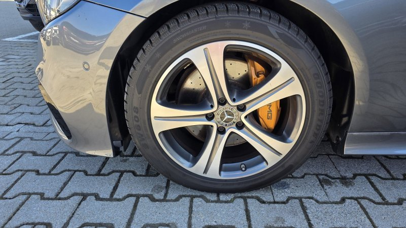 Mercedes-Benz E 220 d AMG-Line 9G-tronic AMG Navi Kamera LED Burmester — photo 8