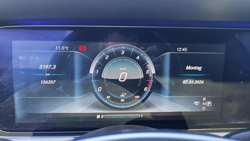 Mercedes-Benz E 220 d AMG-Line 9G-tronic AMG Navi Kamera LED Burmester — photo 14