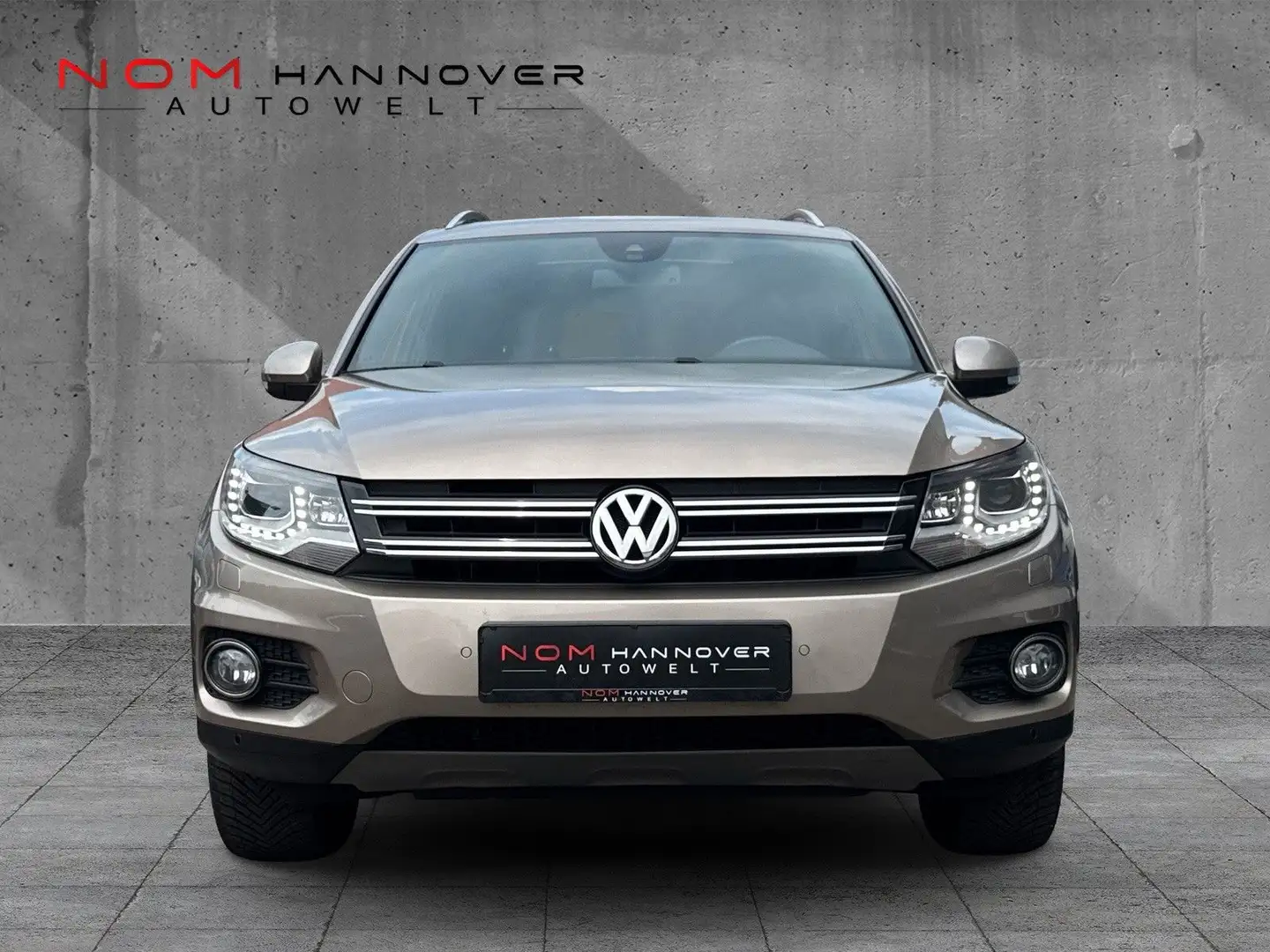 Volkswagen Tiguan 2.0 TDI /AHK/PANO/R-CAM/APP/STHZ/DYNAUDIO Beige - 2