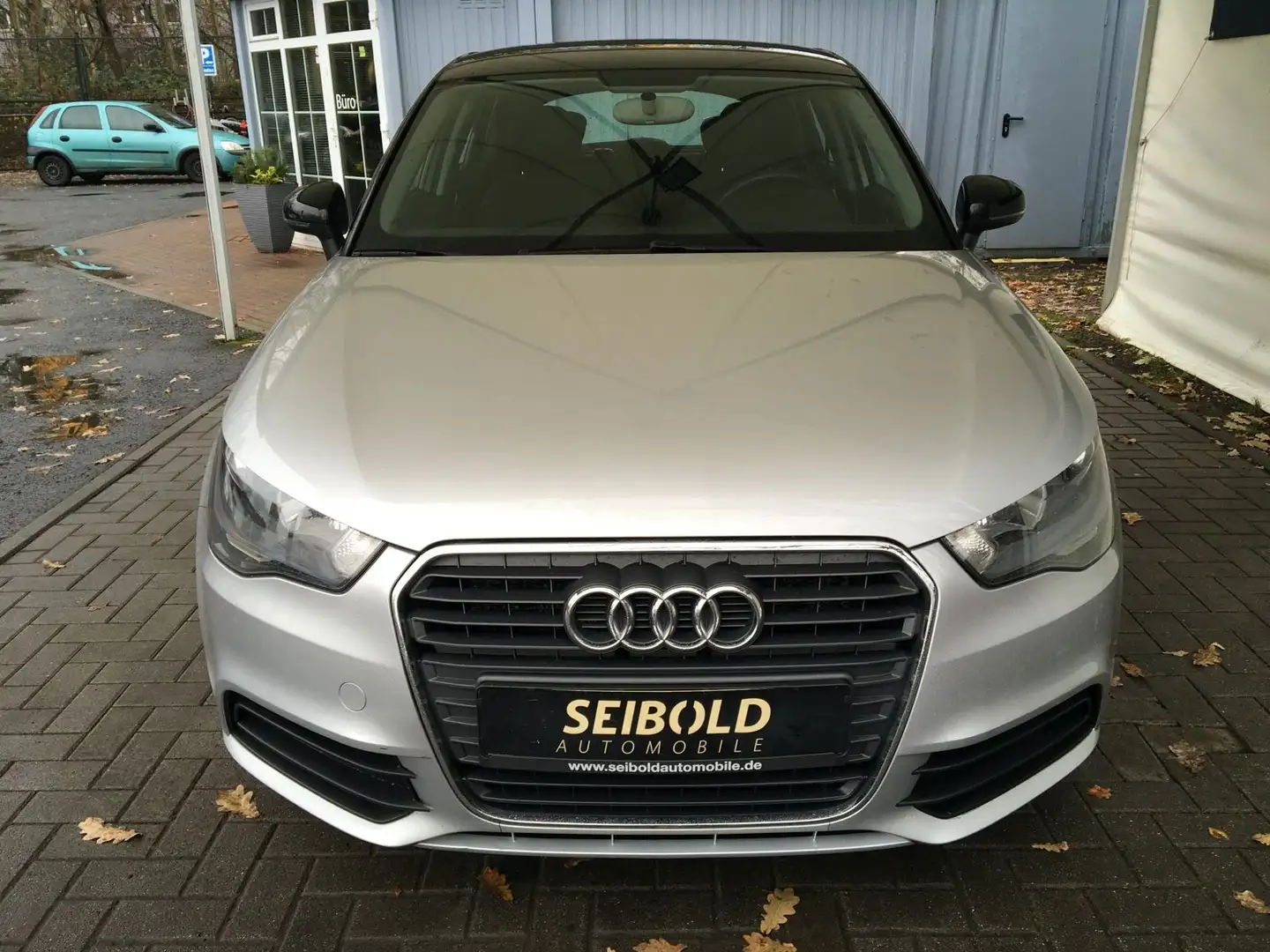 Audi A1 Sportback1.2TFSI attra./Klima/Sitzh/Allwetter Silver - 2