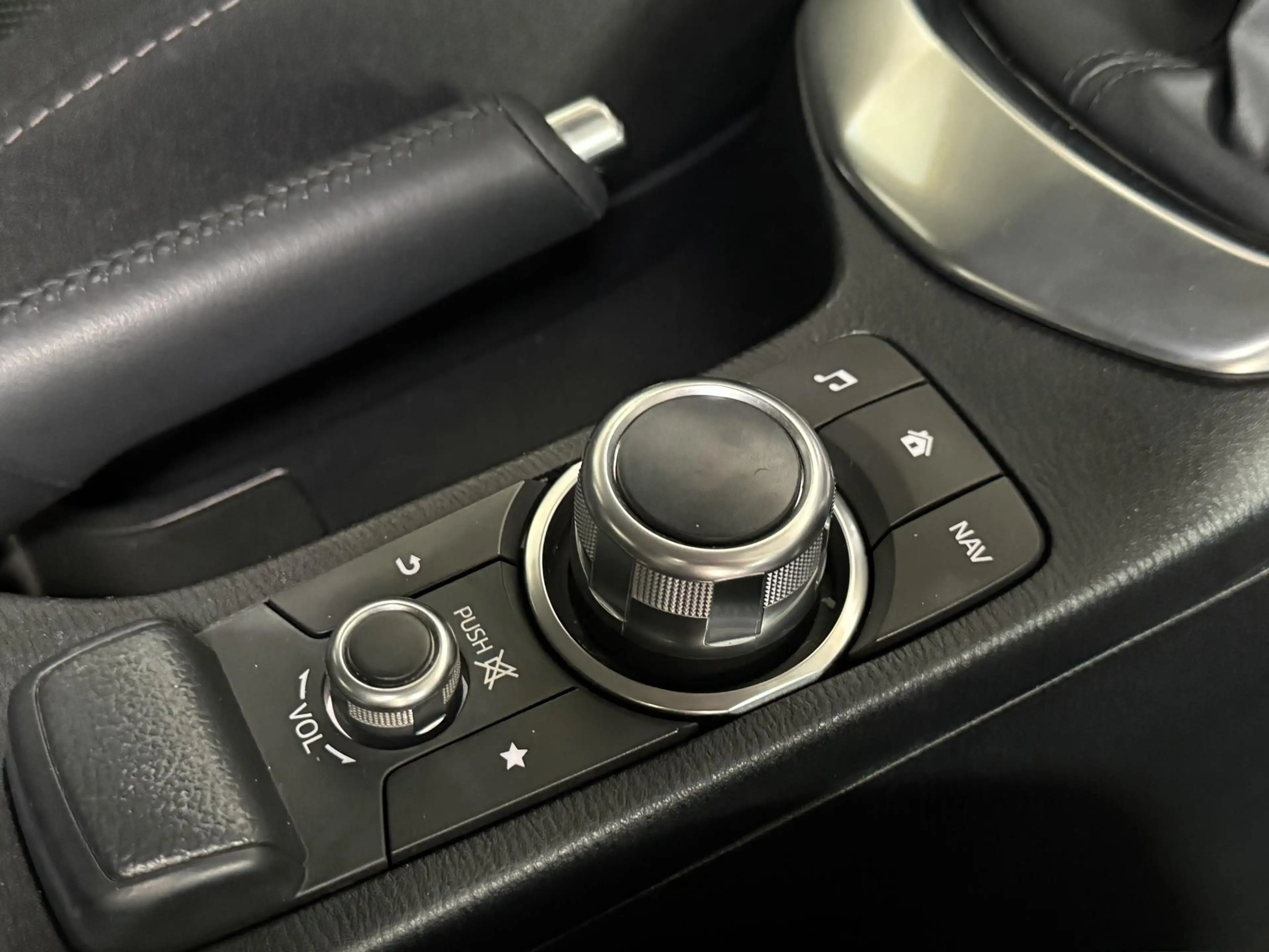 Mazda 2 1.5 Skyactiv-G GT-M | CAMERA | STOELVERW | 1e EIG — photo 24