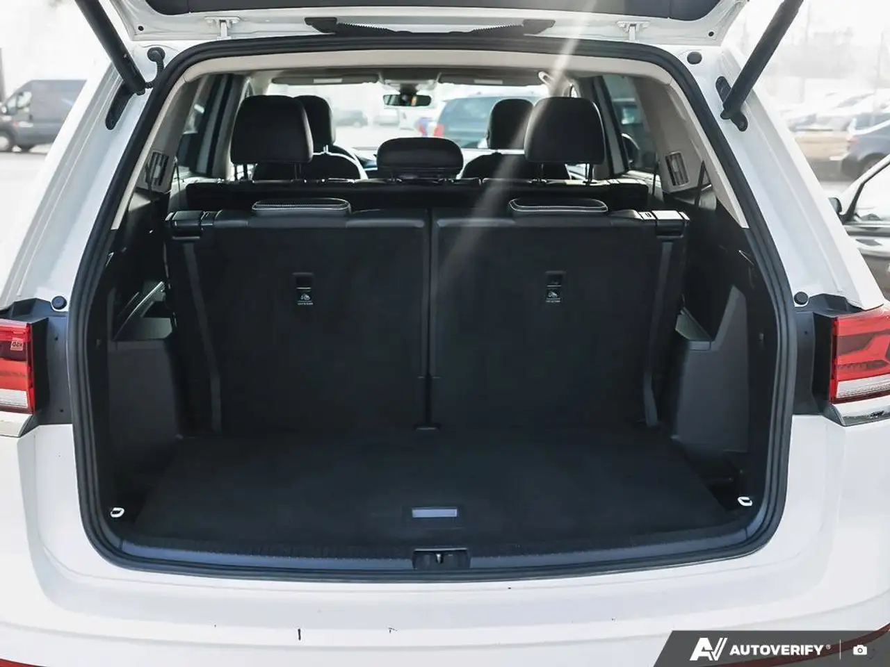 Volkswagen Atlas снимка Volkswagen Atlas