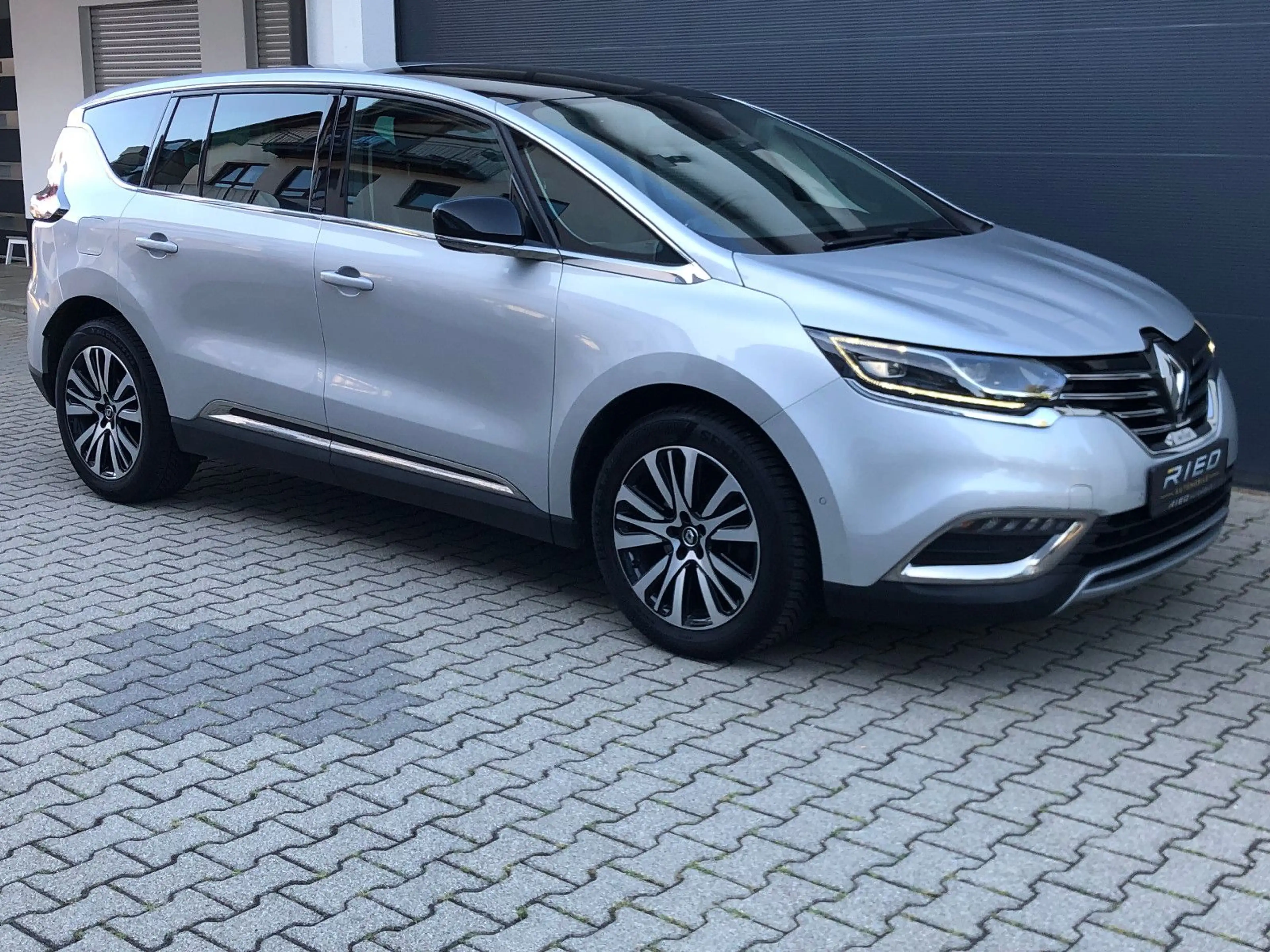 Renault Espace V Initiale Paris LED Navi Leder Bose Kam — photo 3