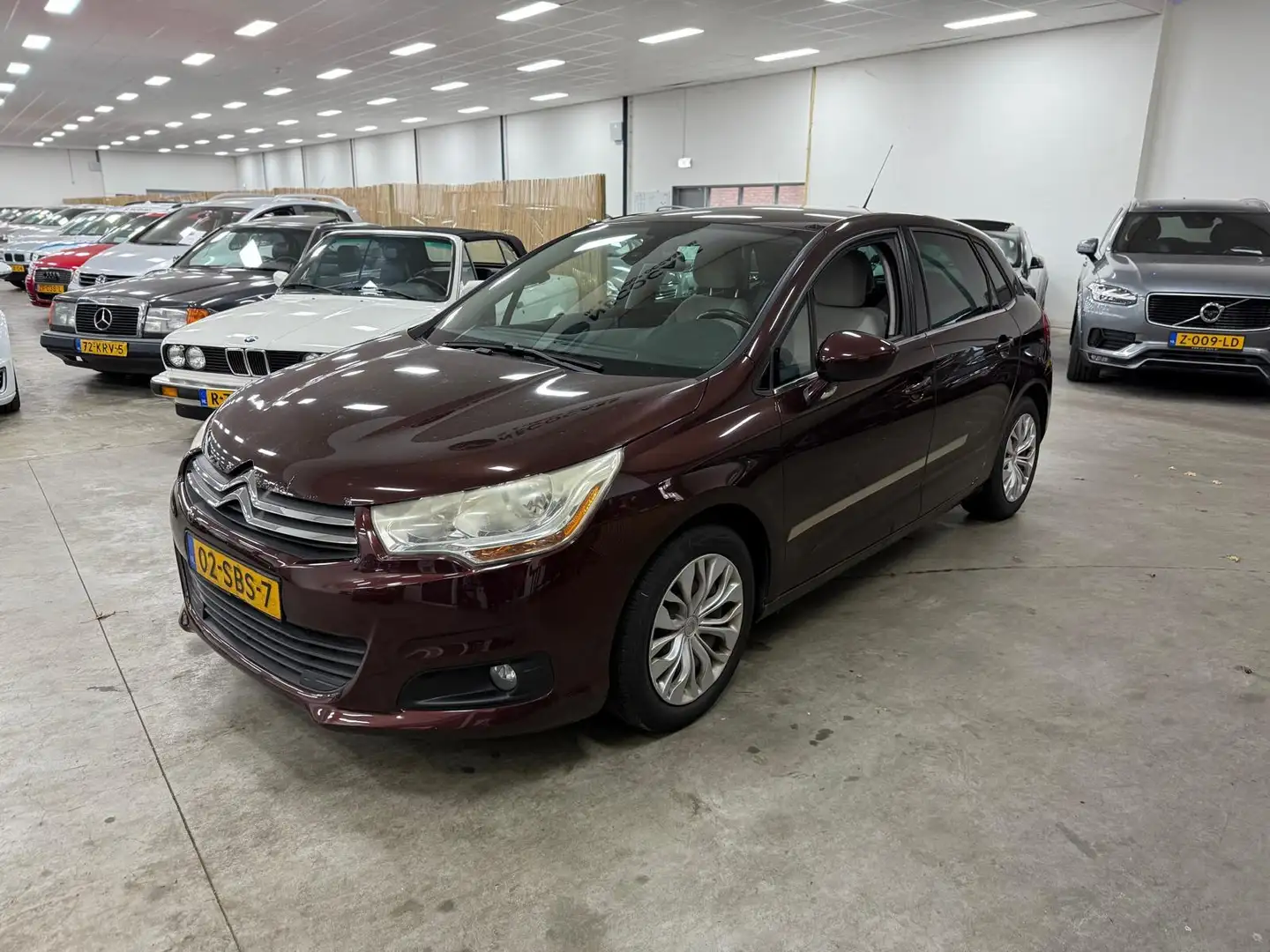 Citroen C4 1.6 VTi Tendance / NETTE AUTO / RIJDT SCHAKELT GOE Rood - 2