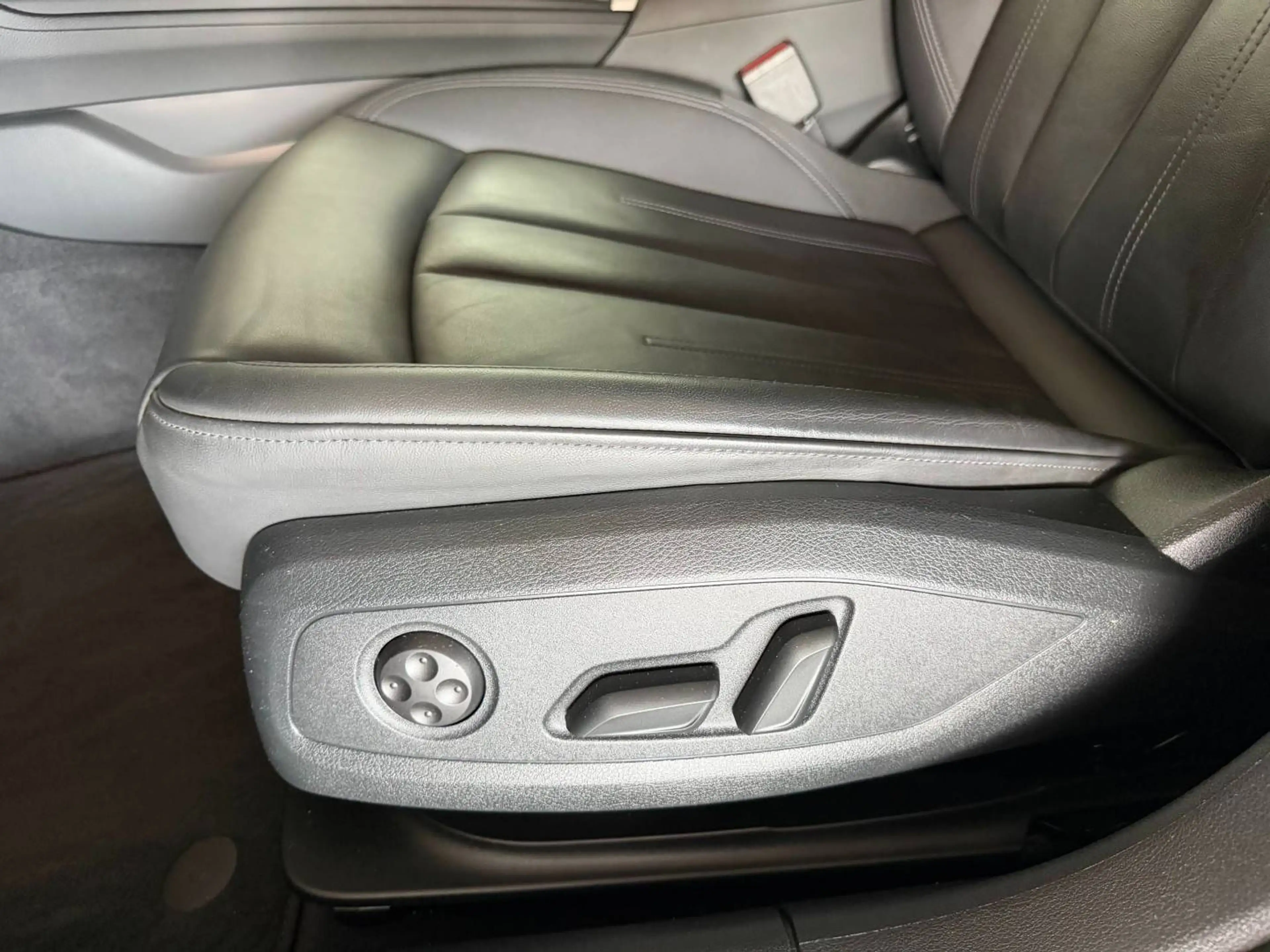 Audi A4 35 TFSI advanced — photo 15