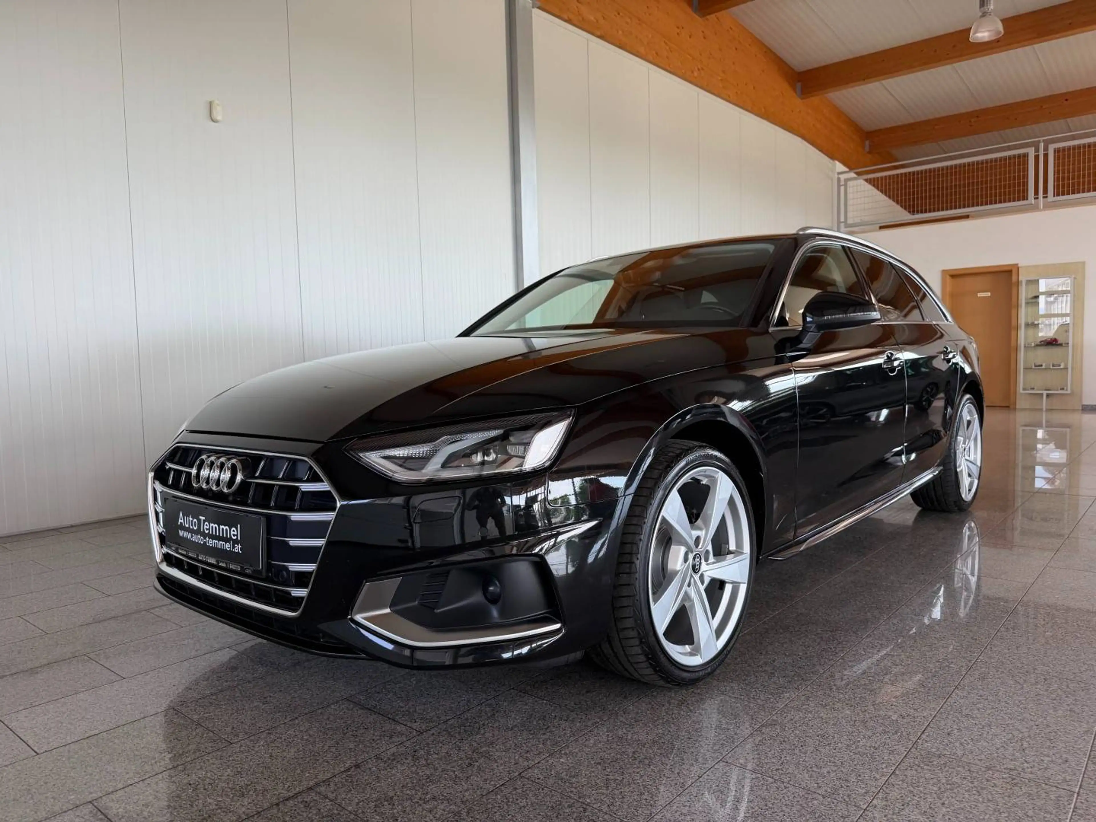 Audi A4 35 TFSI advanced — photo 2