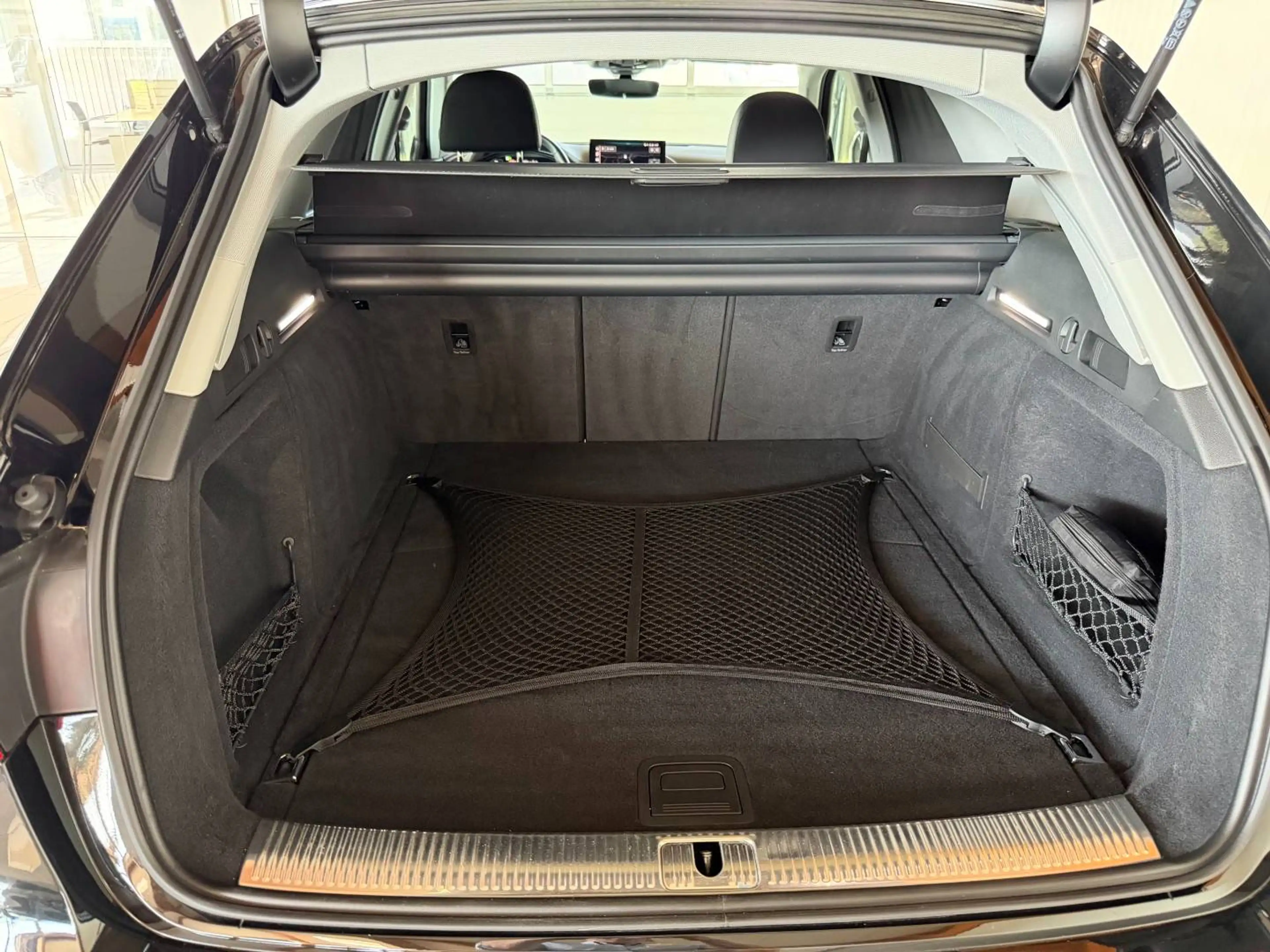 Audi A4 35 TFSI advanced — photo 12