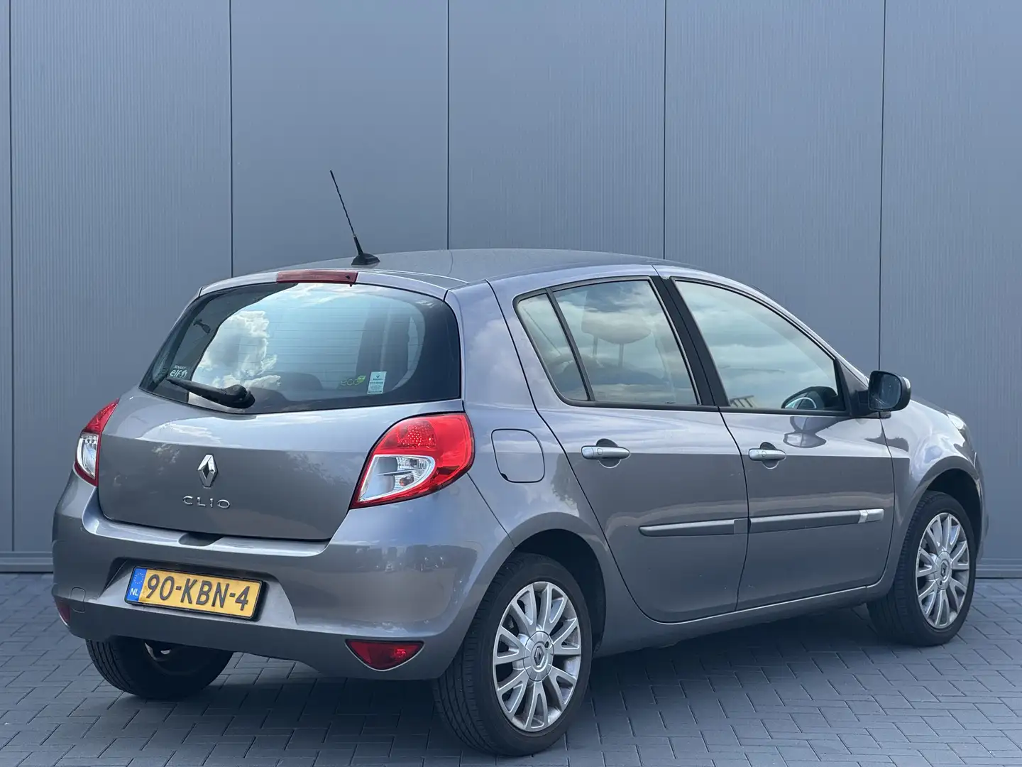Renault Clio 1.2 TCe 100pk Dynamique | Climate Control | Naviga Grijs - 2