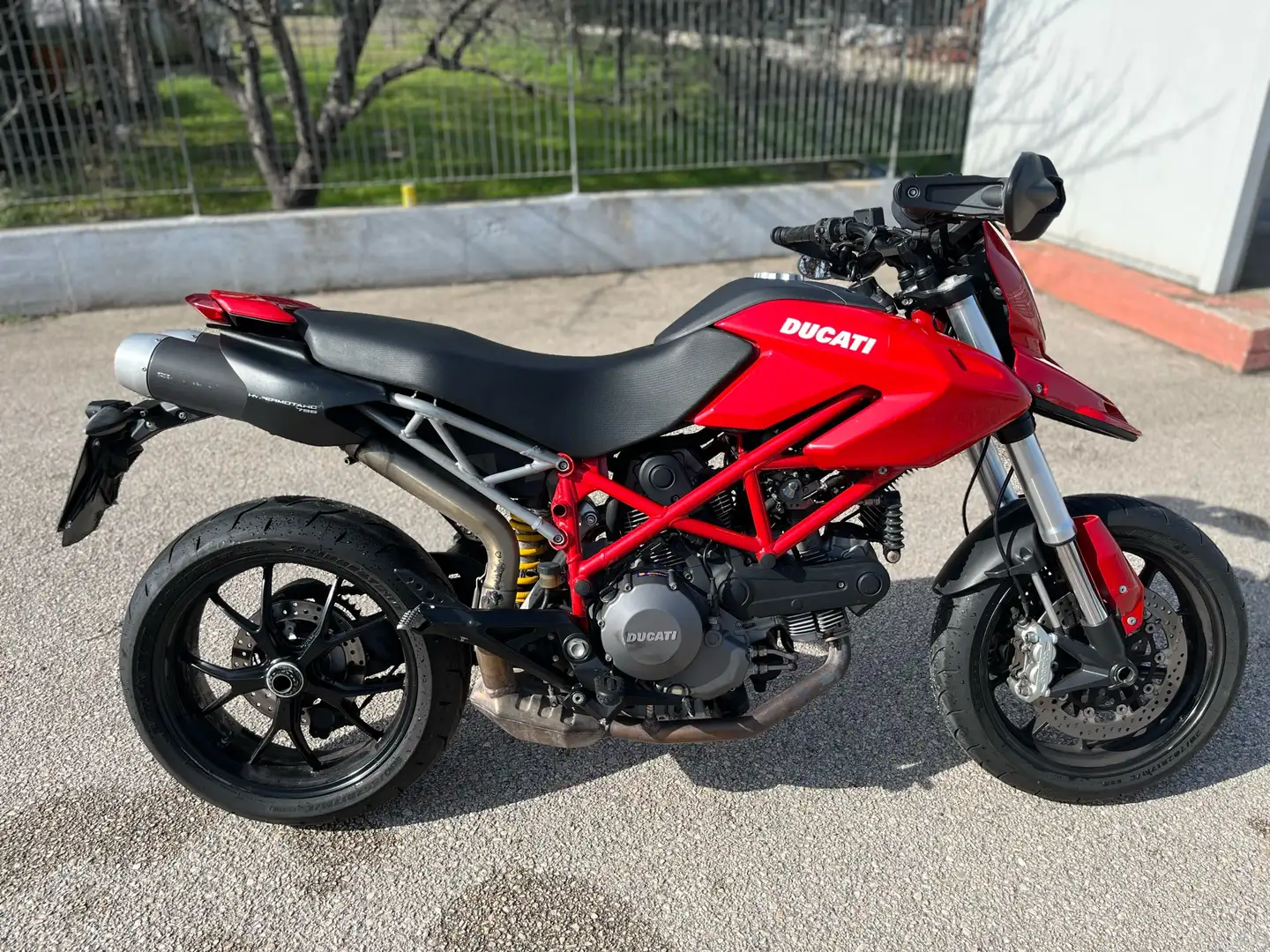 Ducati Hypermotard 796 base Rojo - 2