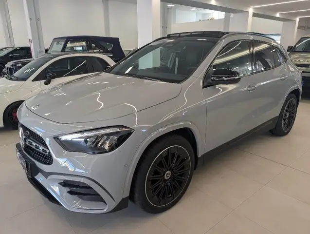Mercedes-Benz GLA 200