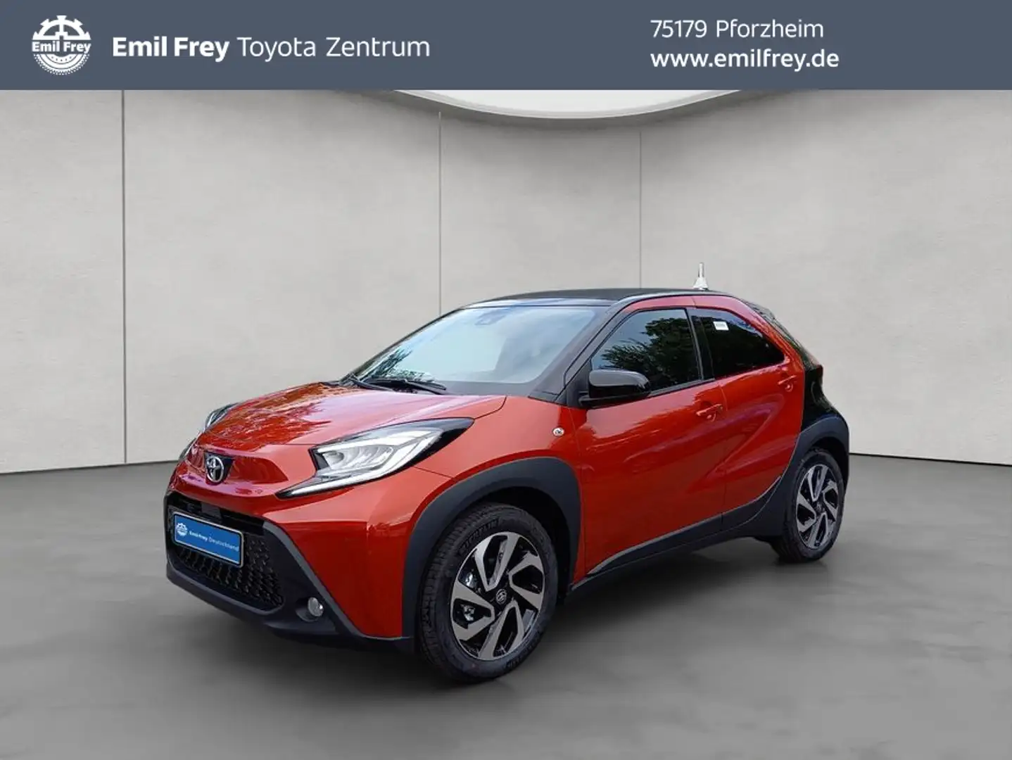 Toyota Aygo X X S-CVT Air Teamplayer Rood - 1