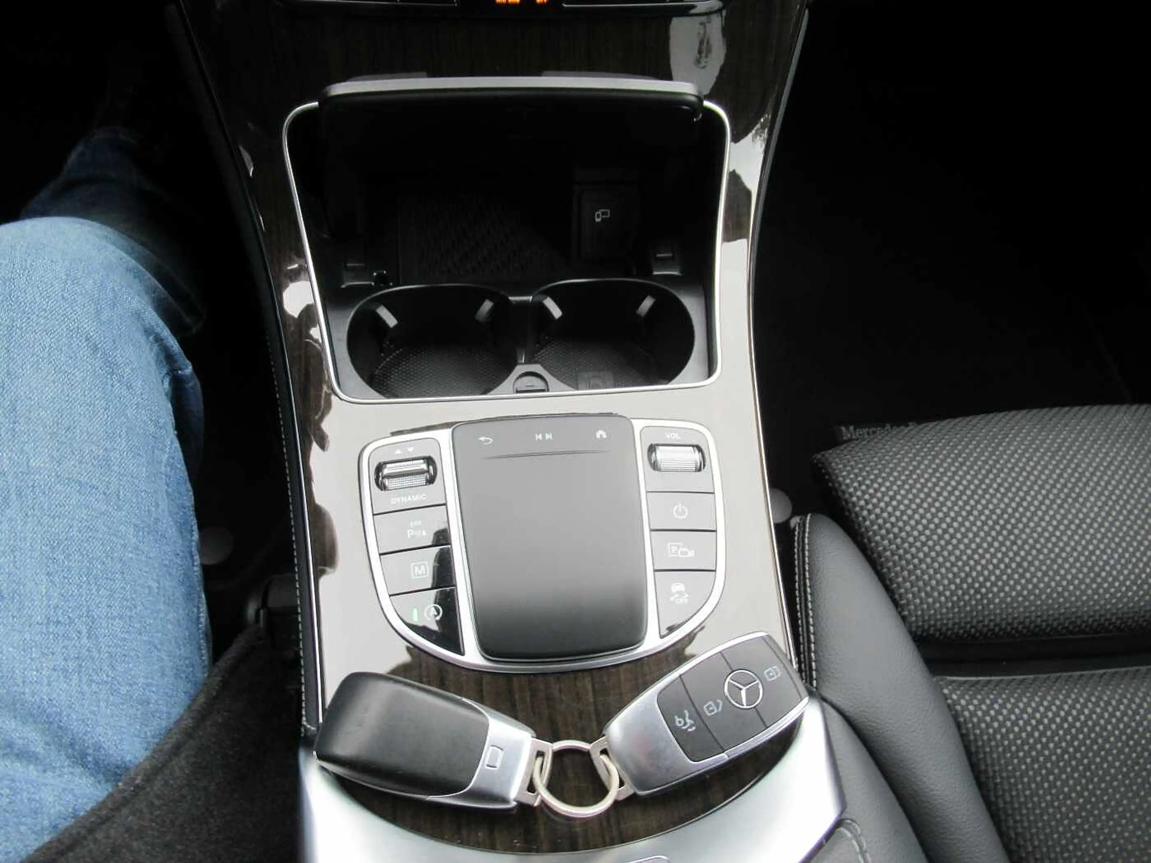 Mercedes-Benz GLC 200 4Matic 9G-TRONIC — photo 15