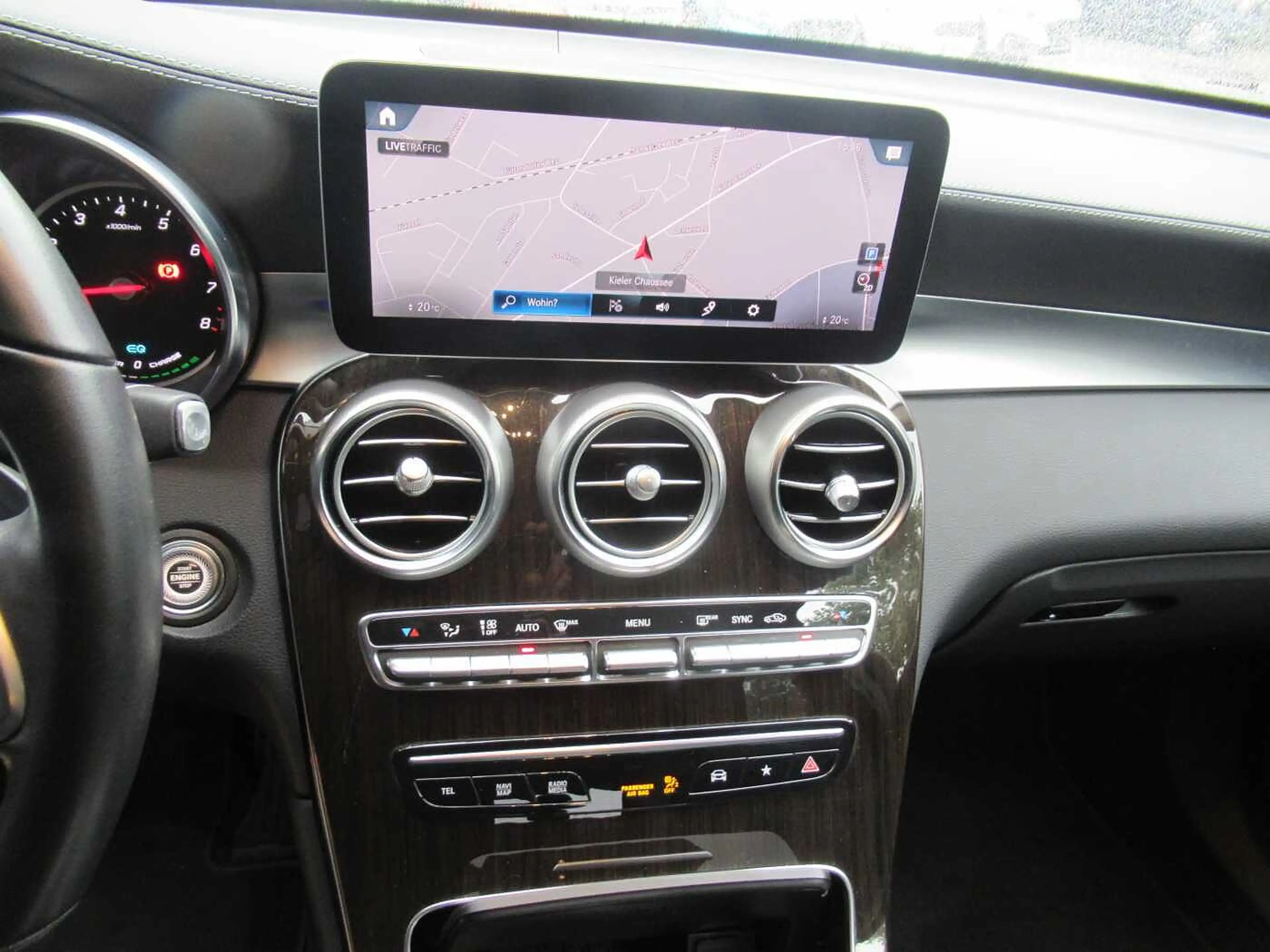Mercedes-Benz GLC 200 4Matic 9G-TRONIC — photo 12
