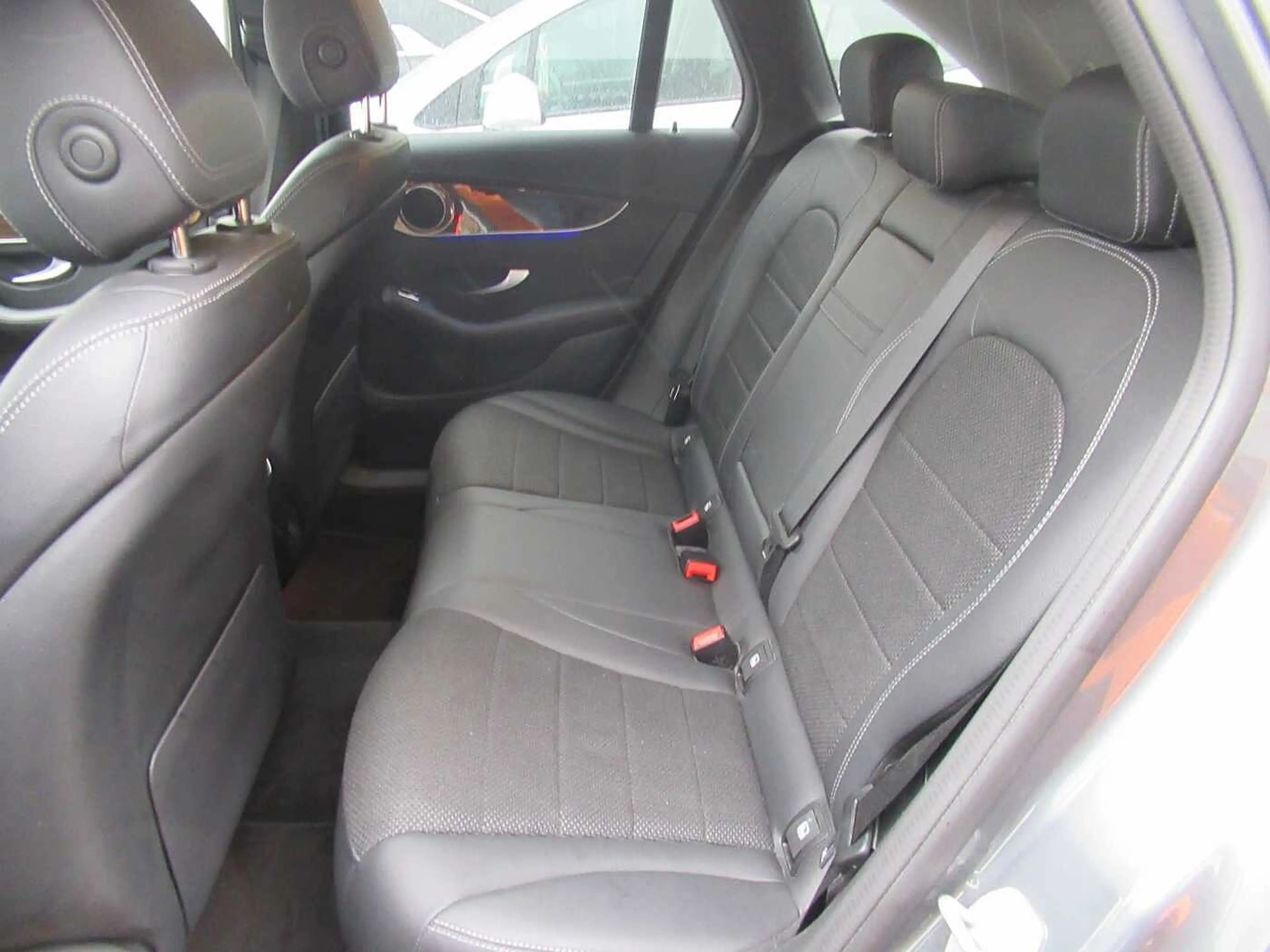 Mercedes-Benz GLC 200 4Matic 9G-TRONIC — photo 9