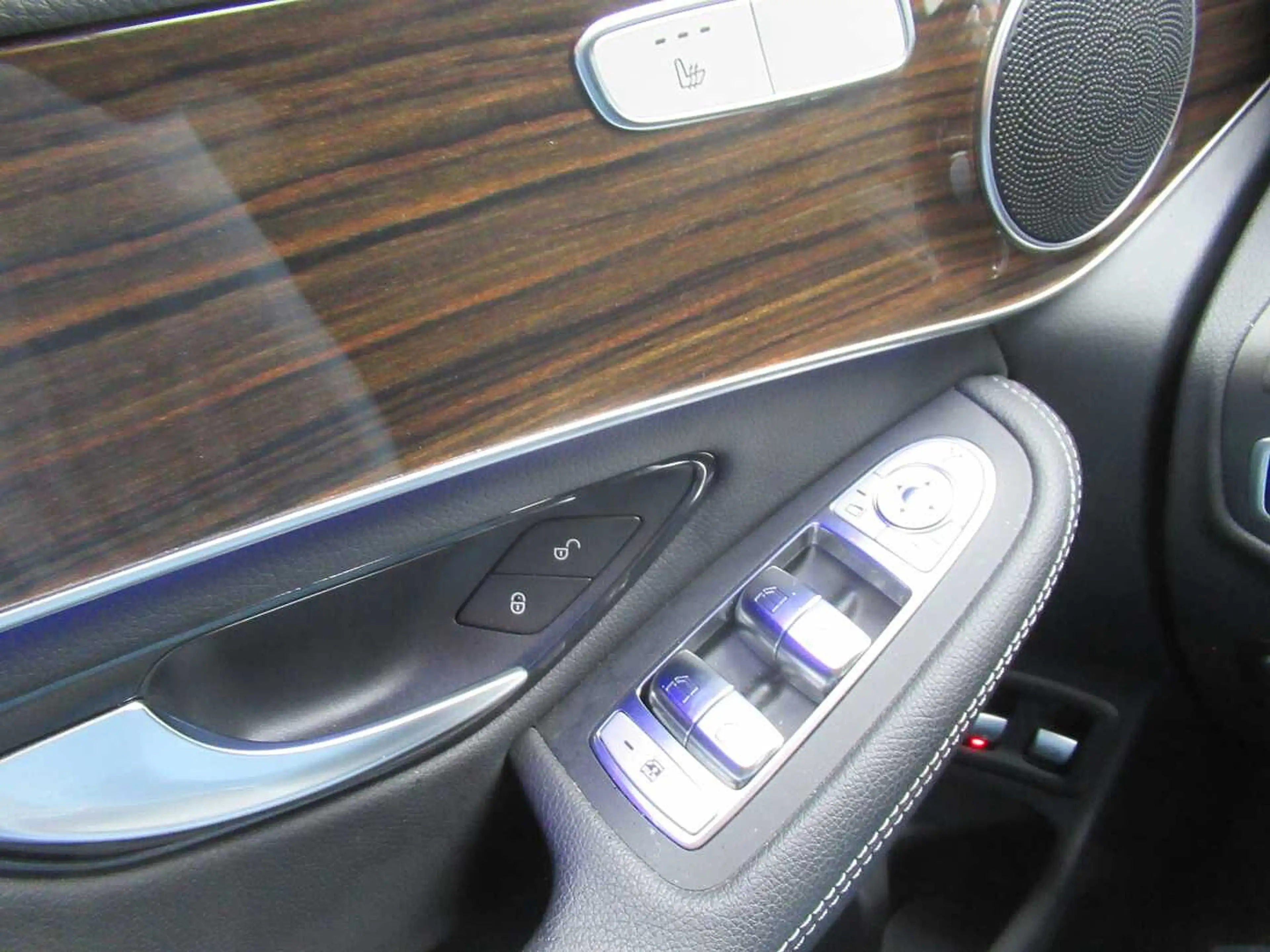 Mercedes-Benz GLC 200 4Matic 9G-TRONIC — photo 13
