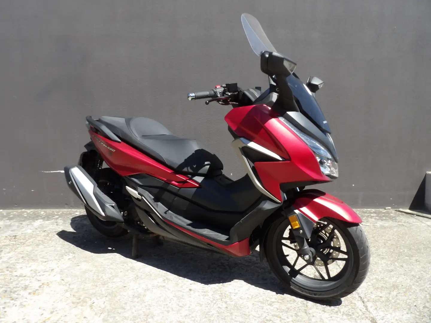 Honda Forza 350 Rouge - 2