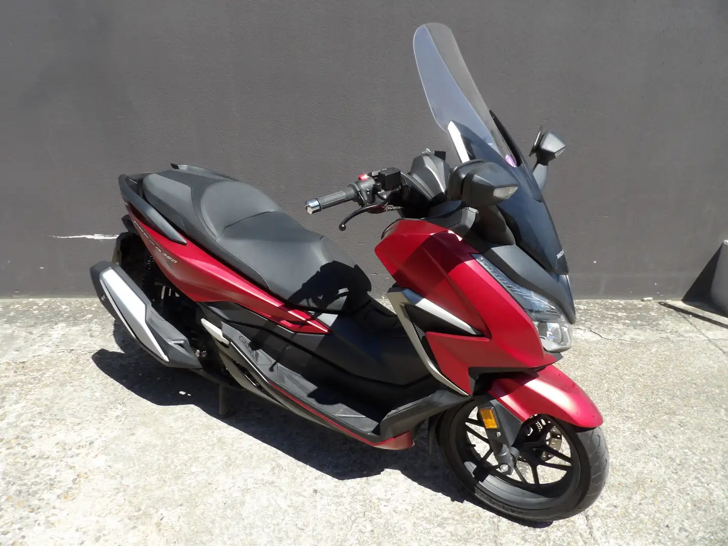Honda Forza 350 Rouge - 1