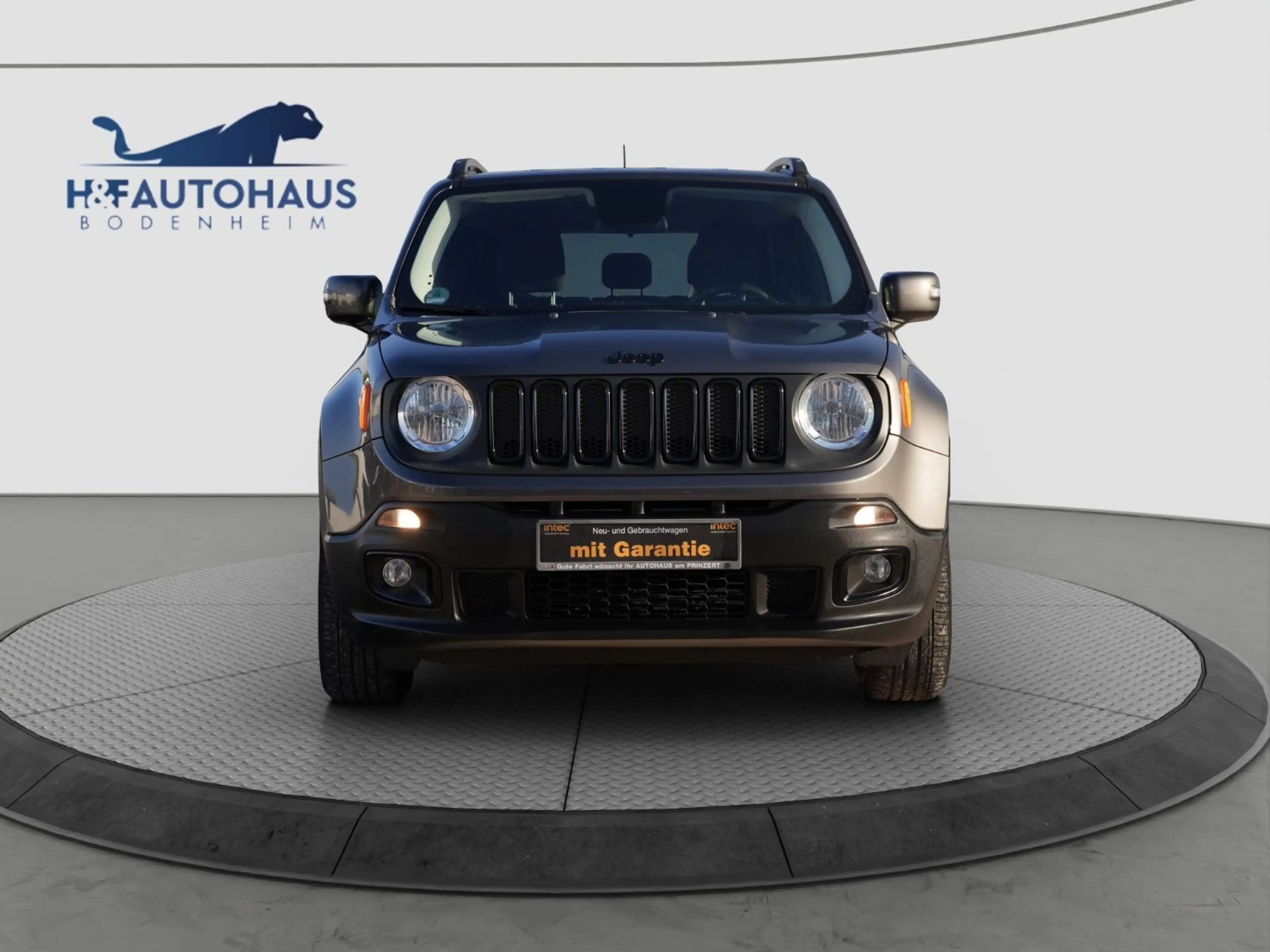 Jeep Renegade Longitude FWD/PDC/NAVI/TÜV NEU/1.HAND — photo 2