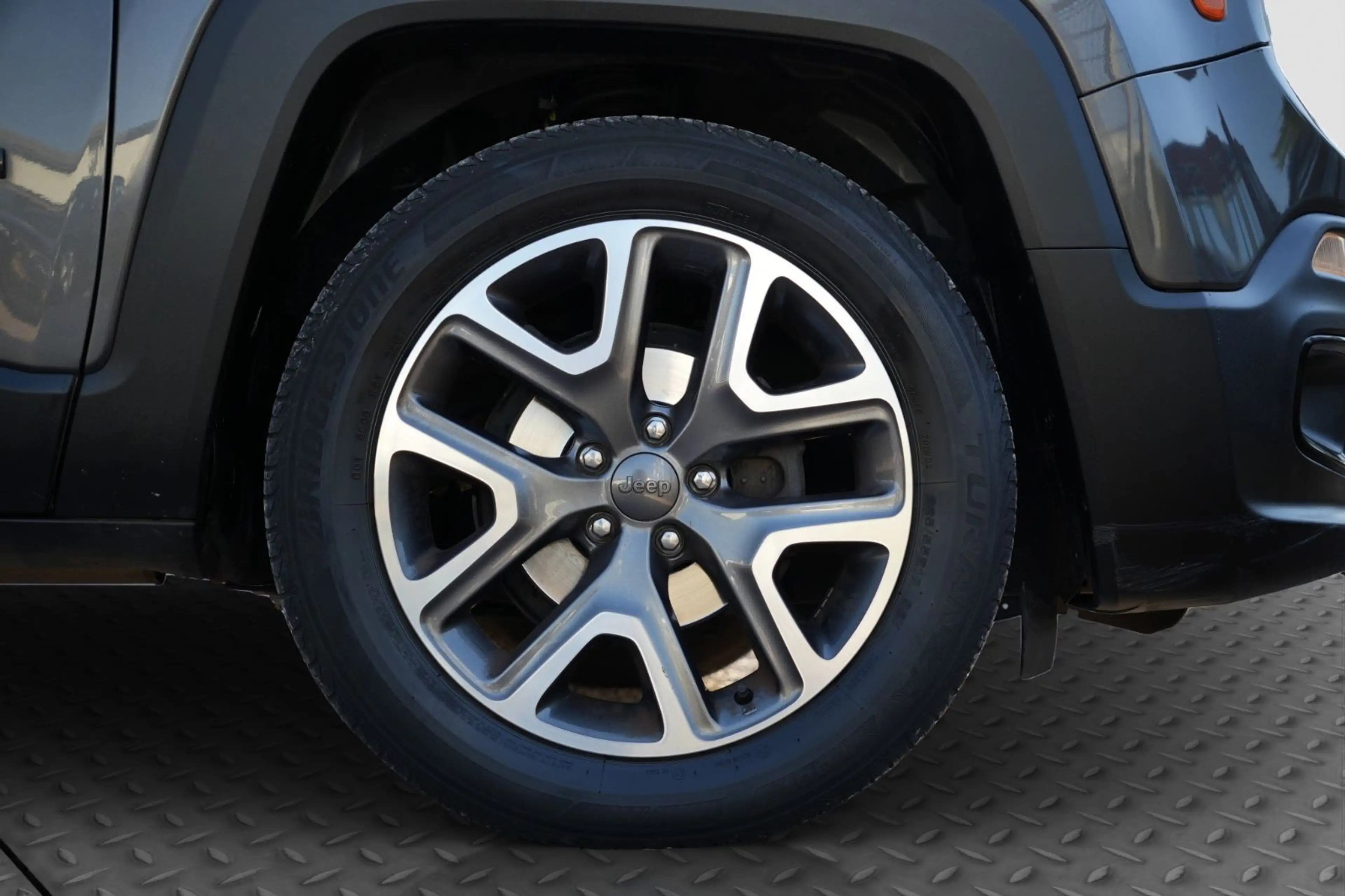 Jeep Renegade Longitude FWD/PDC/NAVI/TÜV NEU/1.HAND — photo 37