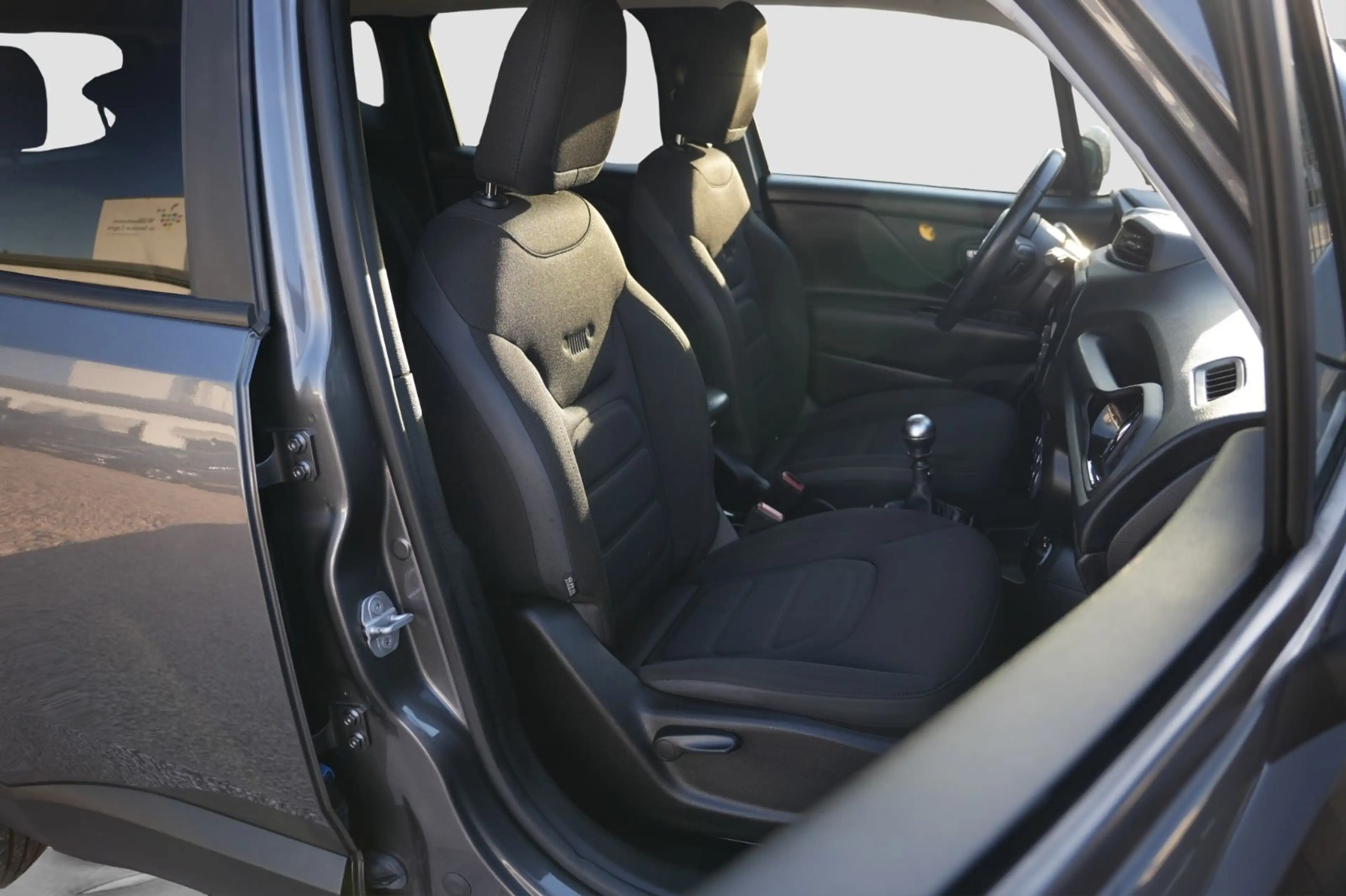 Jeep Renegade Longitude FWD/PDC/NAVI/TÜV NEU/1.HAND — photo 27