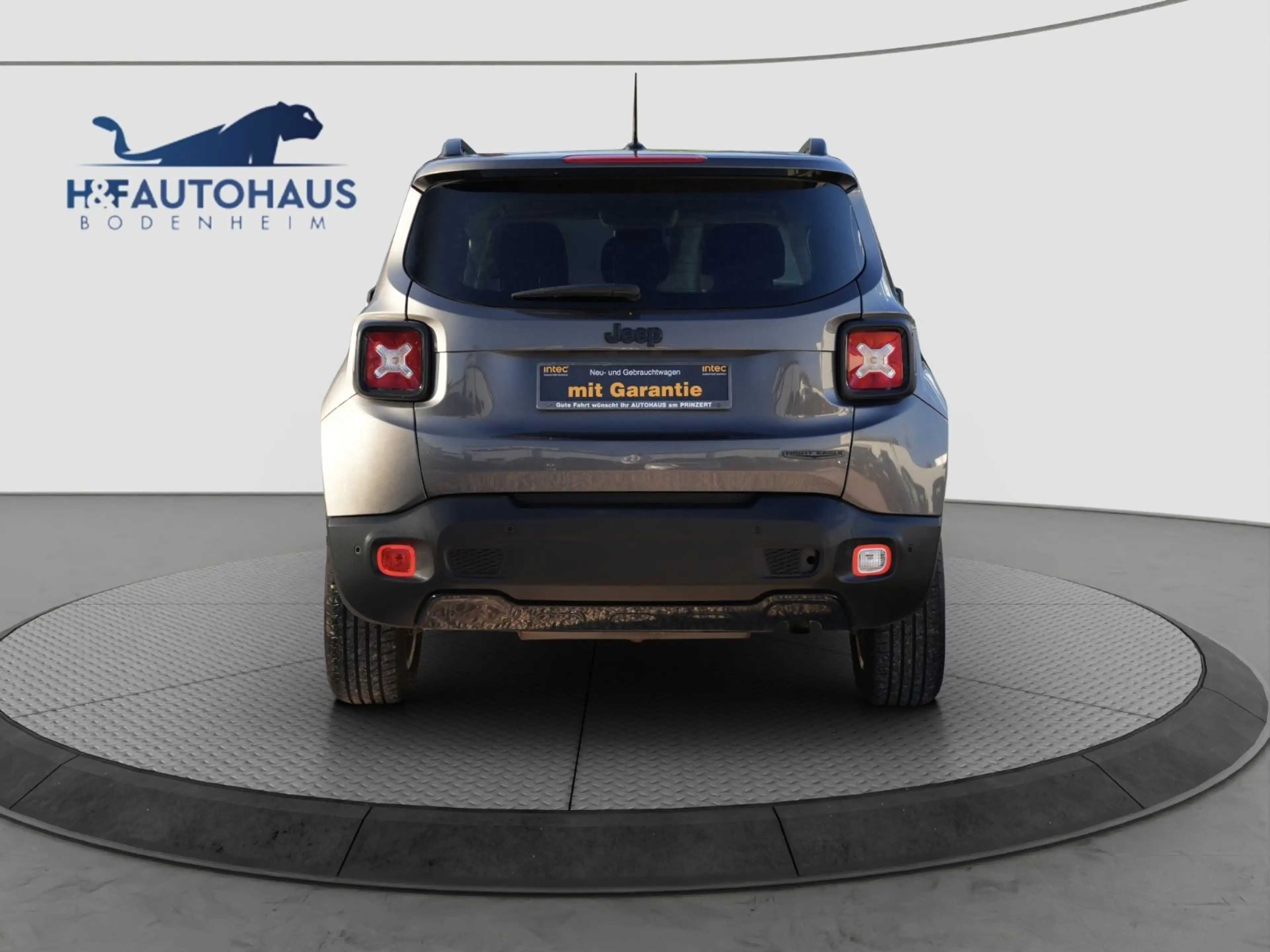 Jeep Renegade Longitude FWD/PDC/NAVI/TÜV NEU/1.HAND — photo 6