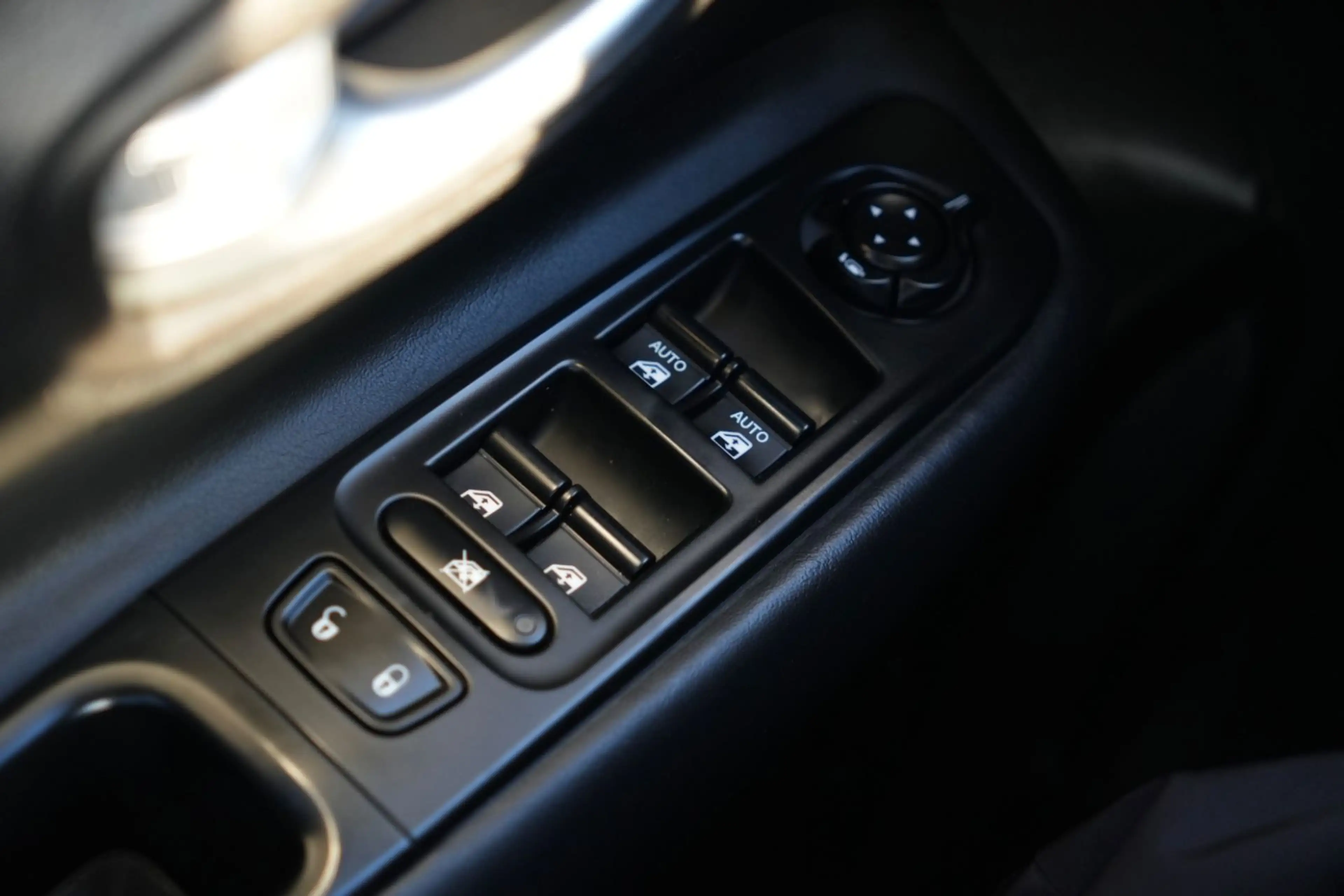 Jeep Renegade Longitude FWD/PDC/NAVI/TÜV NEU/1.HAND — photo 21