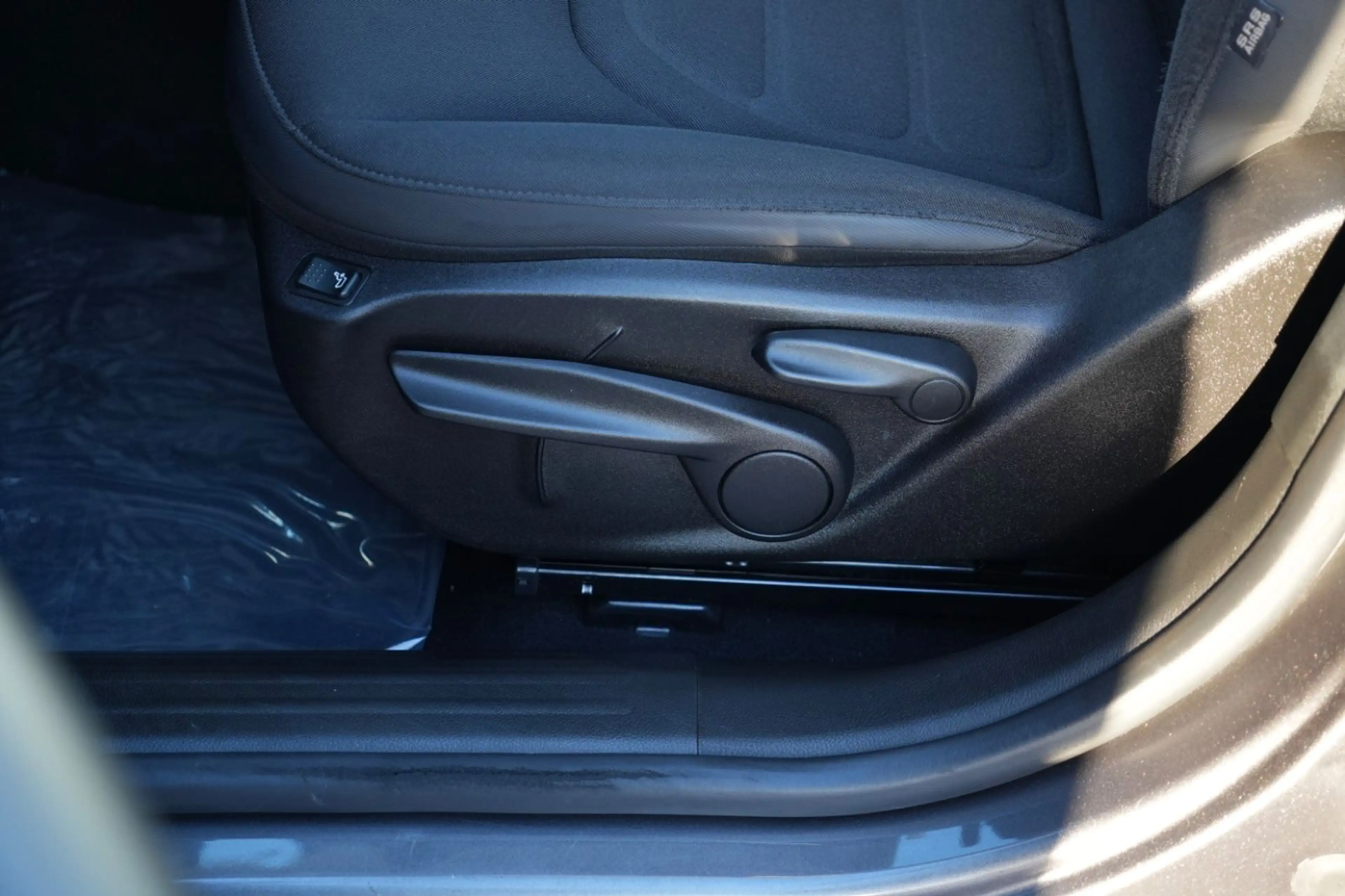 Jeep Renegade Longitude FWD/PDC/NAVI/TÜV NEU/1.HAND — photo 22
