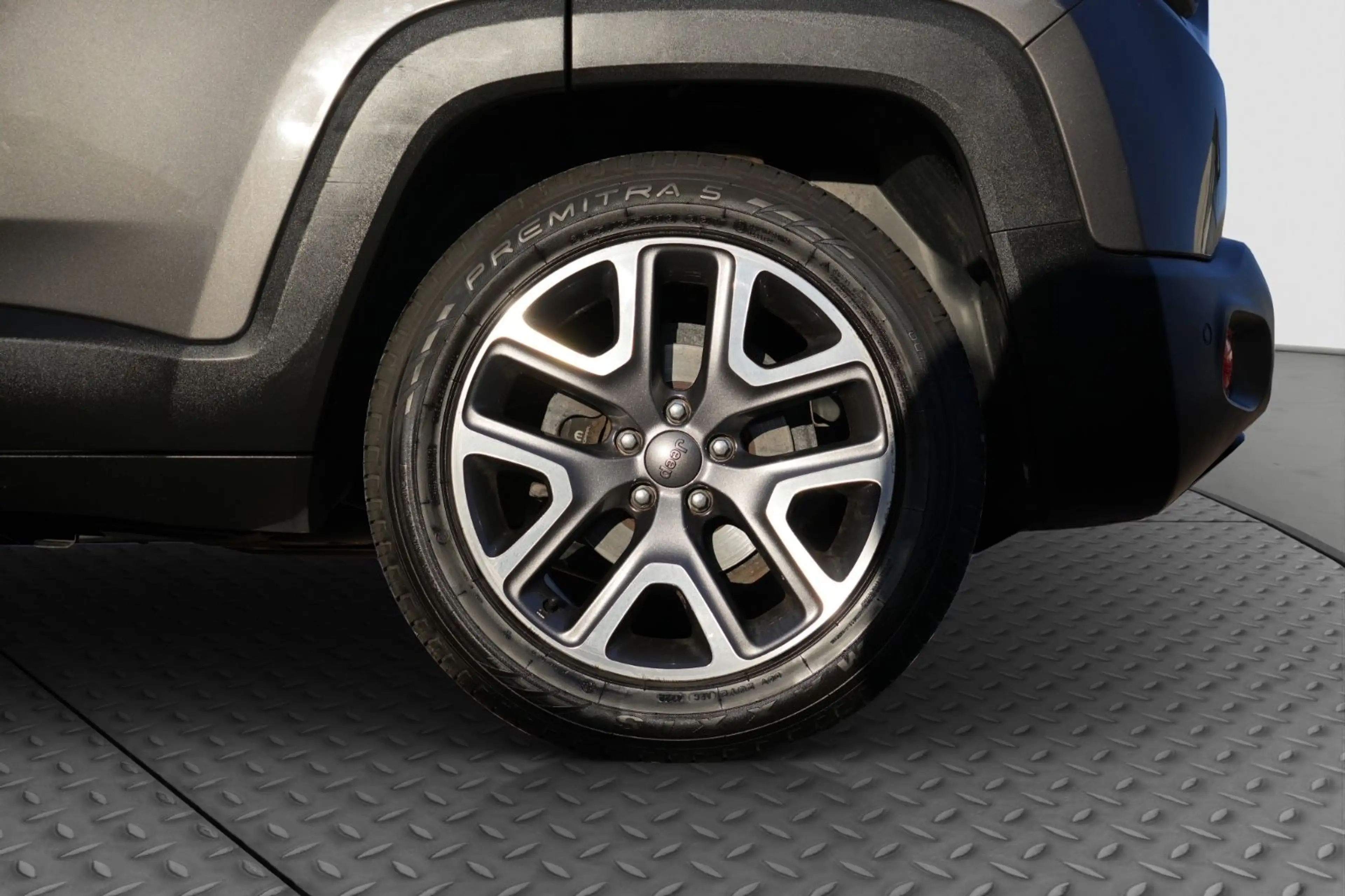 Jeep Renegade Longitude FWD/PDC/NAVI/TÜV NEU/1.HAND — photo 35