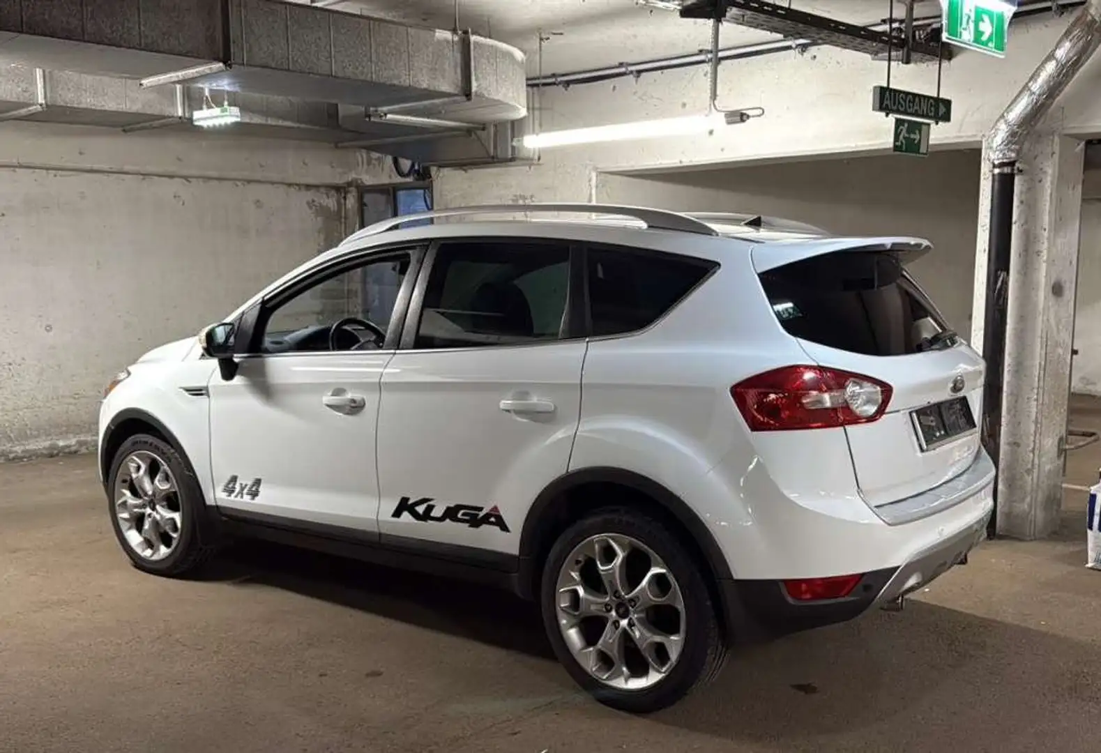Ford Kuga Kuga 2,0 Titanium 4x4 TDCI DPF Titanium Weiß - 1
