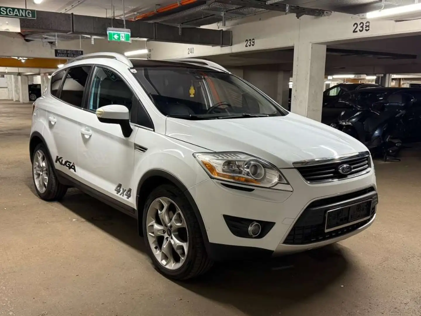 Ford Kuga Kuga 2,0 Titanium 4x4 TDCI DPF Titanium Weiß - 2