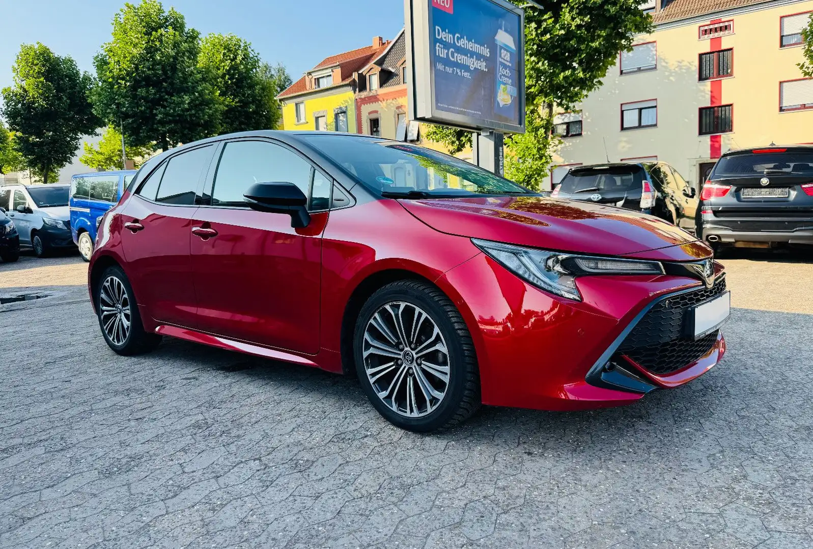 Toyota Corolla 1.2 Club Navi Kamera Temp SHZG PDC Rouge - 1