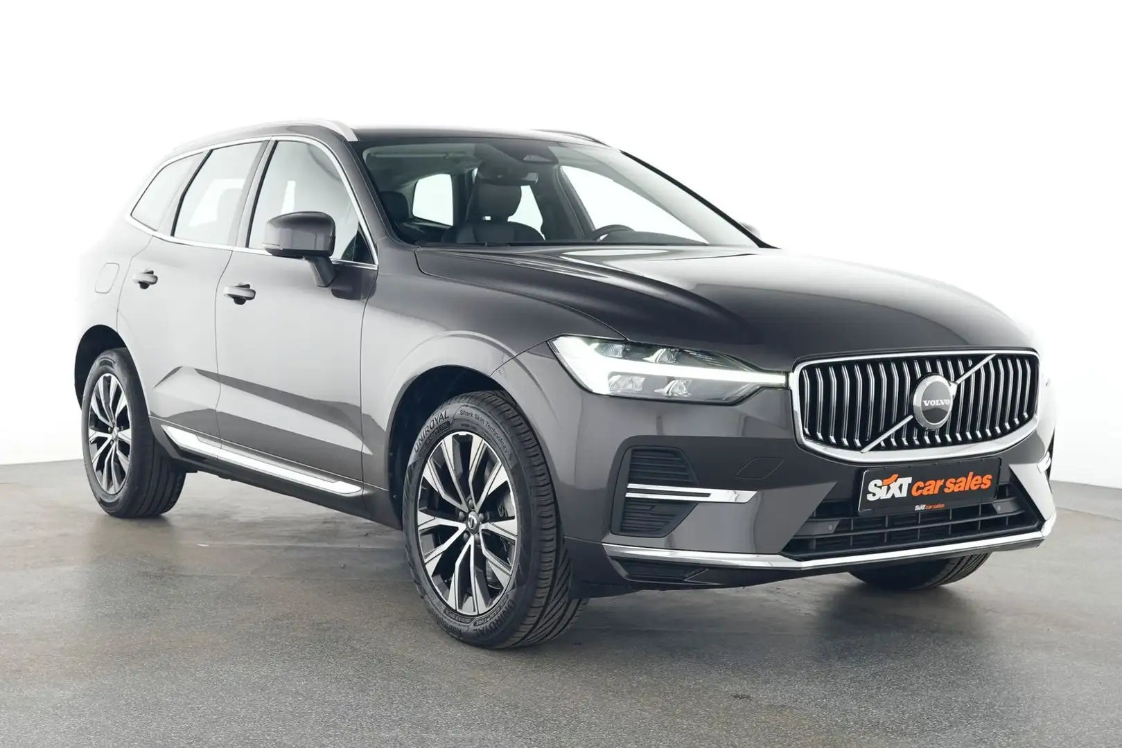 Volvo XC60 B4 2WD Plus Chrome|LED|NAV|PDC+RFK|el.Sitze Grau - 1