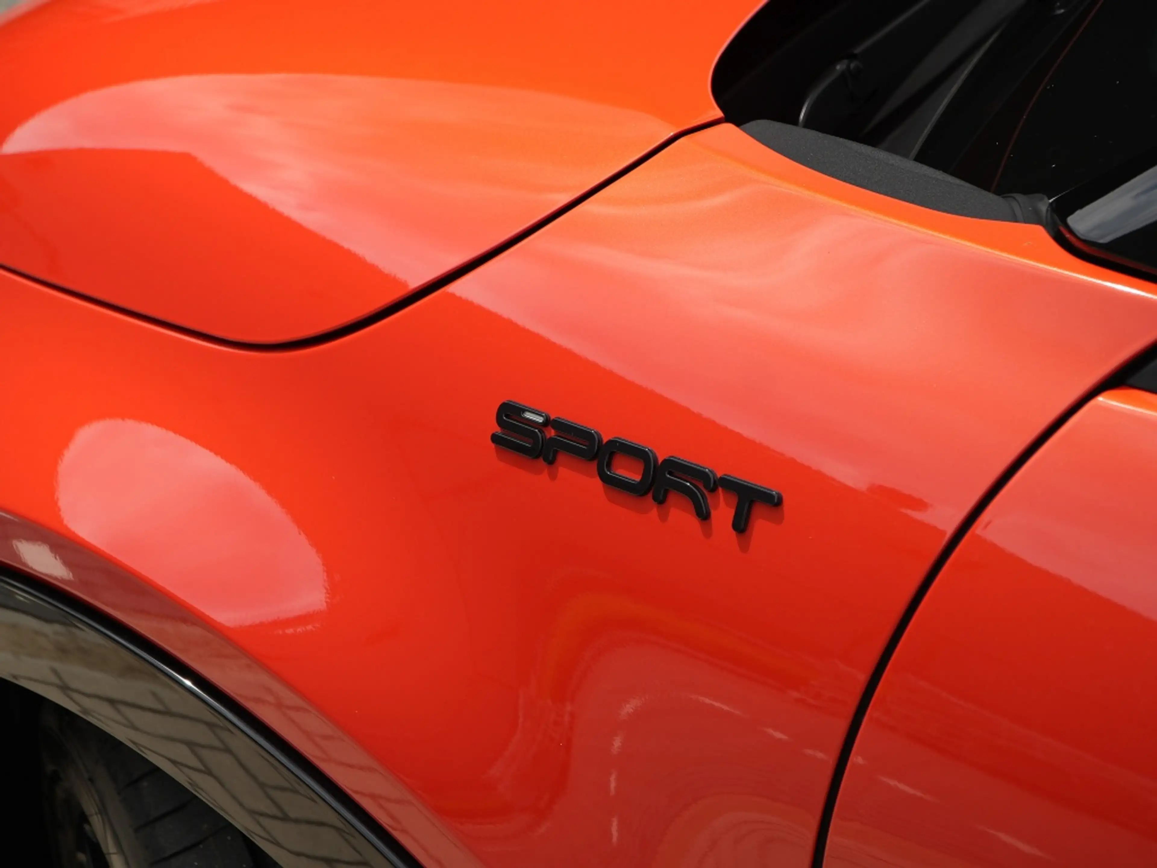 Fiat 600e Sport 54 kWh | Carplay | Camera | Winter | 18" — photo 7